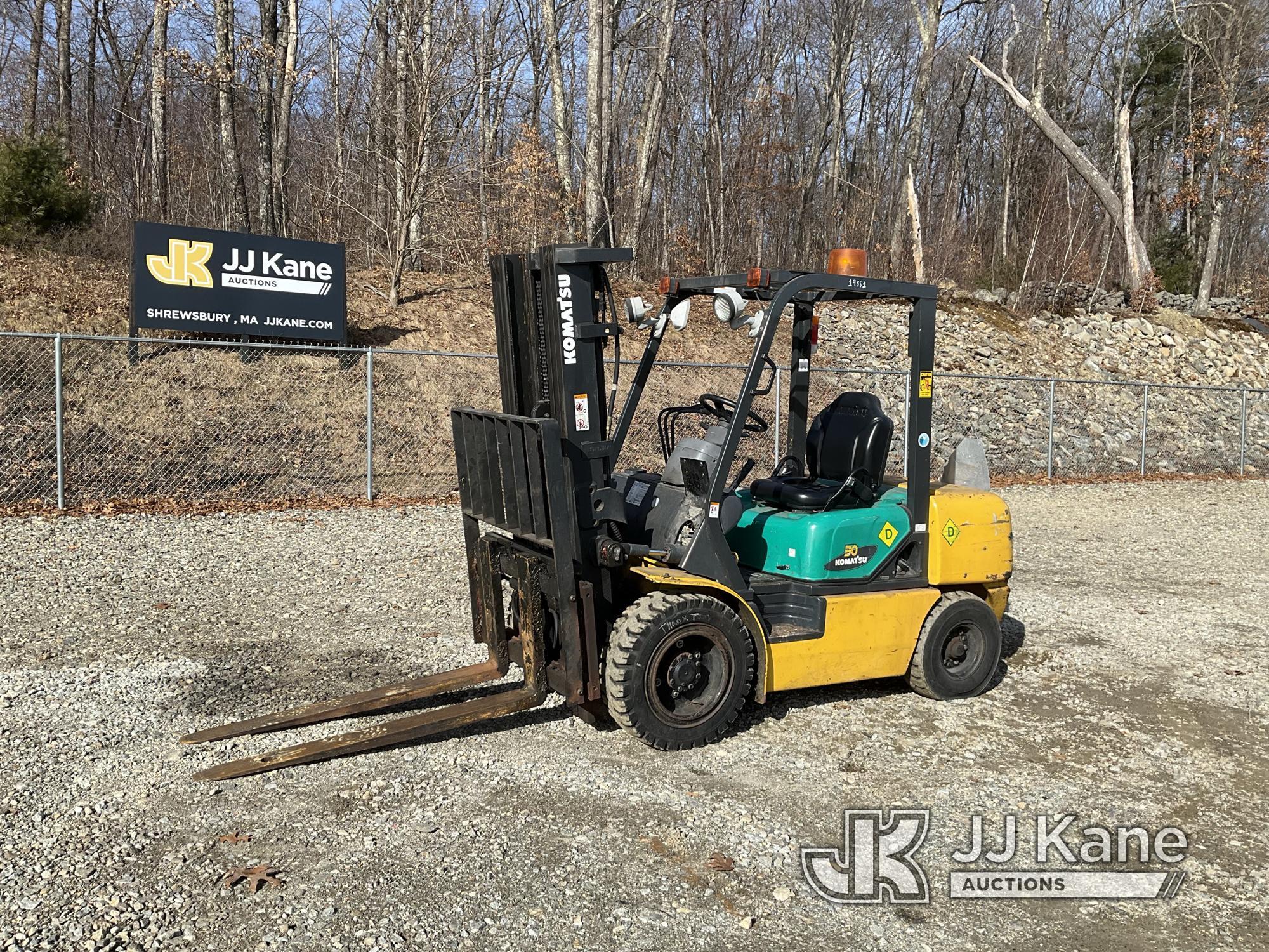 (Shrewsbury, MA) 2005 Komatsu FD30T-14 Rubber Tired Forklift Runs, Moves & Operates