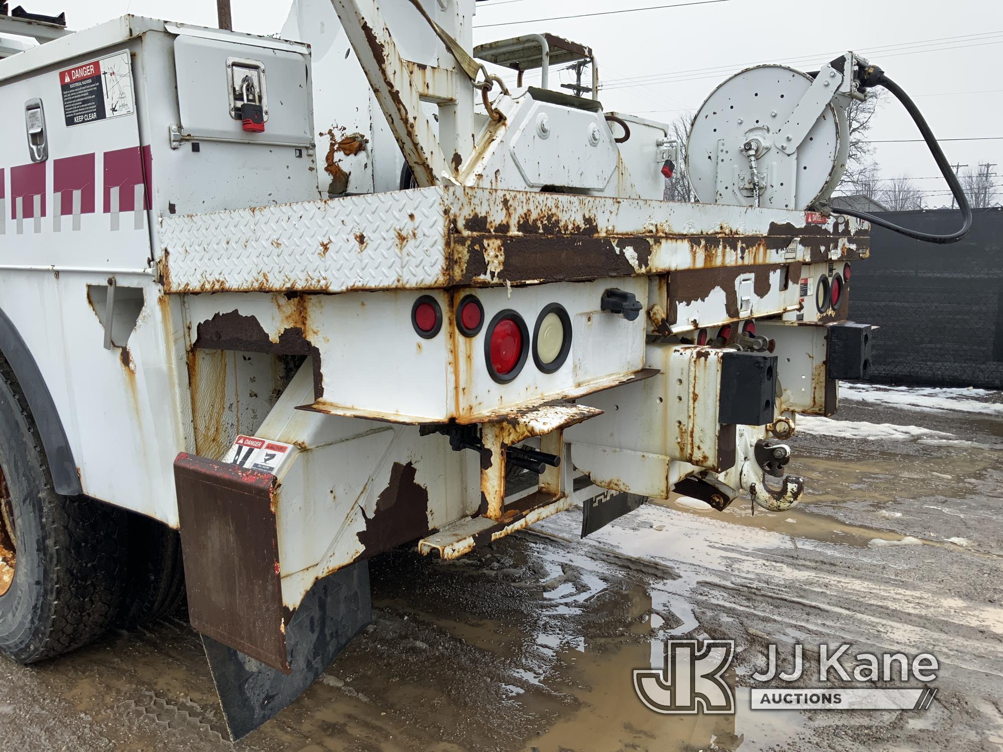 (Charlotte, MI) Altec DM47-TR, Digger Derrick rear mounted on 2011 International 7300 WorkStar 4x4 U