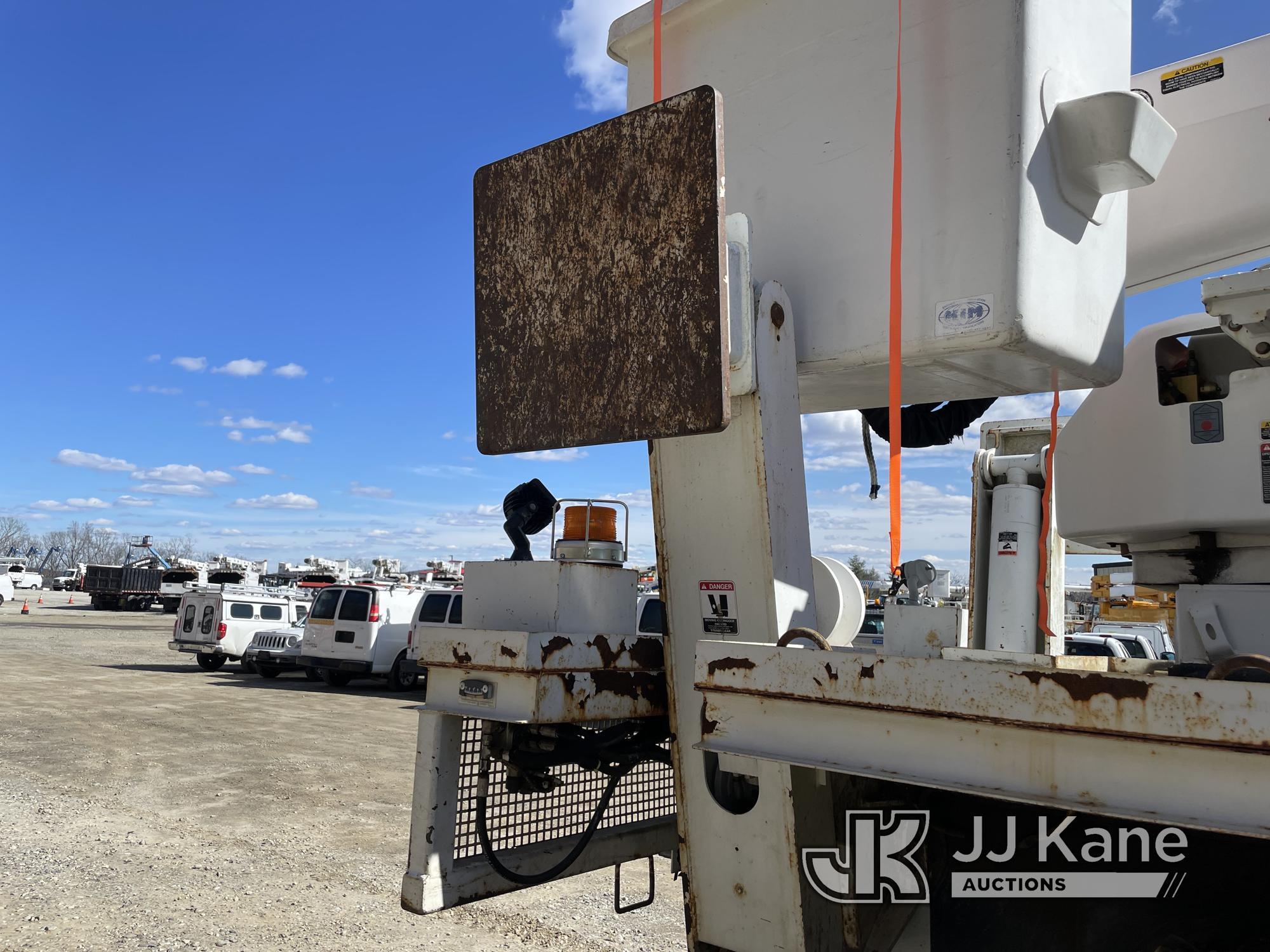 (Shrewsbury, MA) Altec A72-T, Telescopic Material Handling Bucket rear mounted on 2011 Prinoth GT300