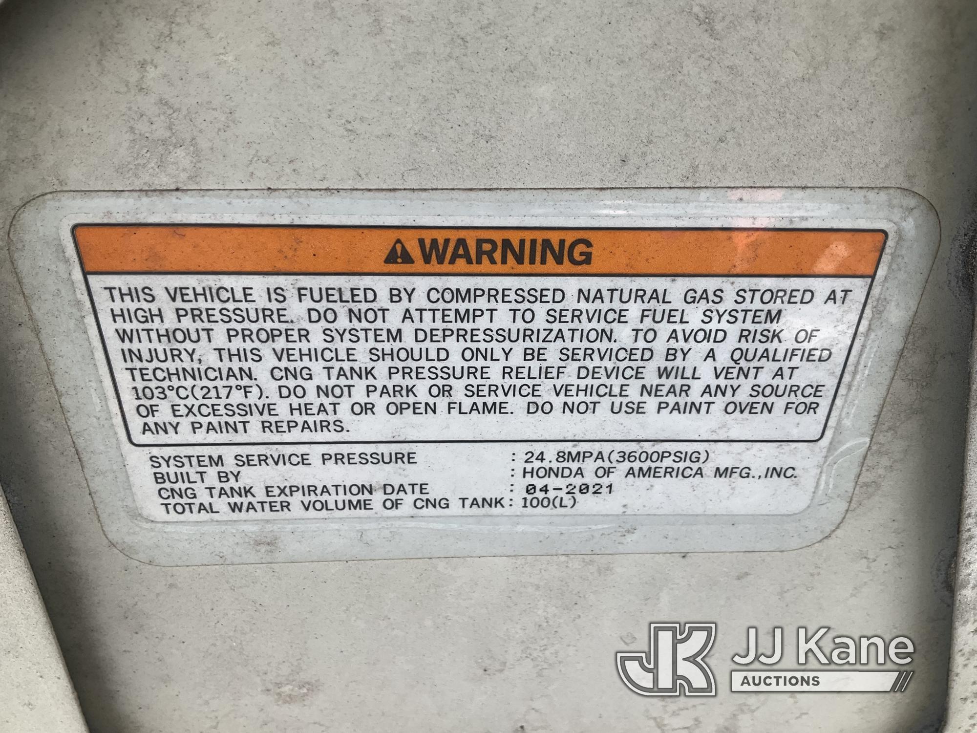 (Jurupa Valley, CA) 2006 HONDA CIVIC 4-Door Sedan Runs & Moves, CNG Tank Expired: 4/2021