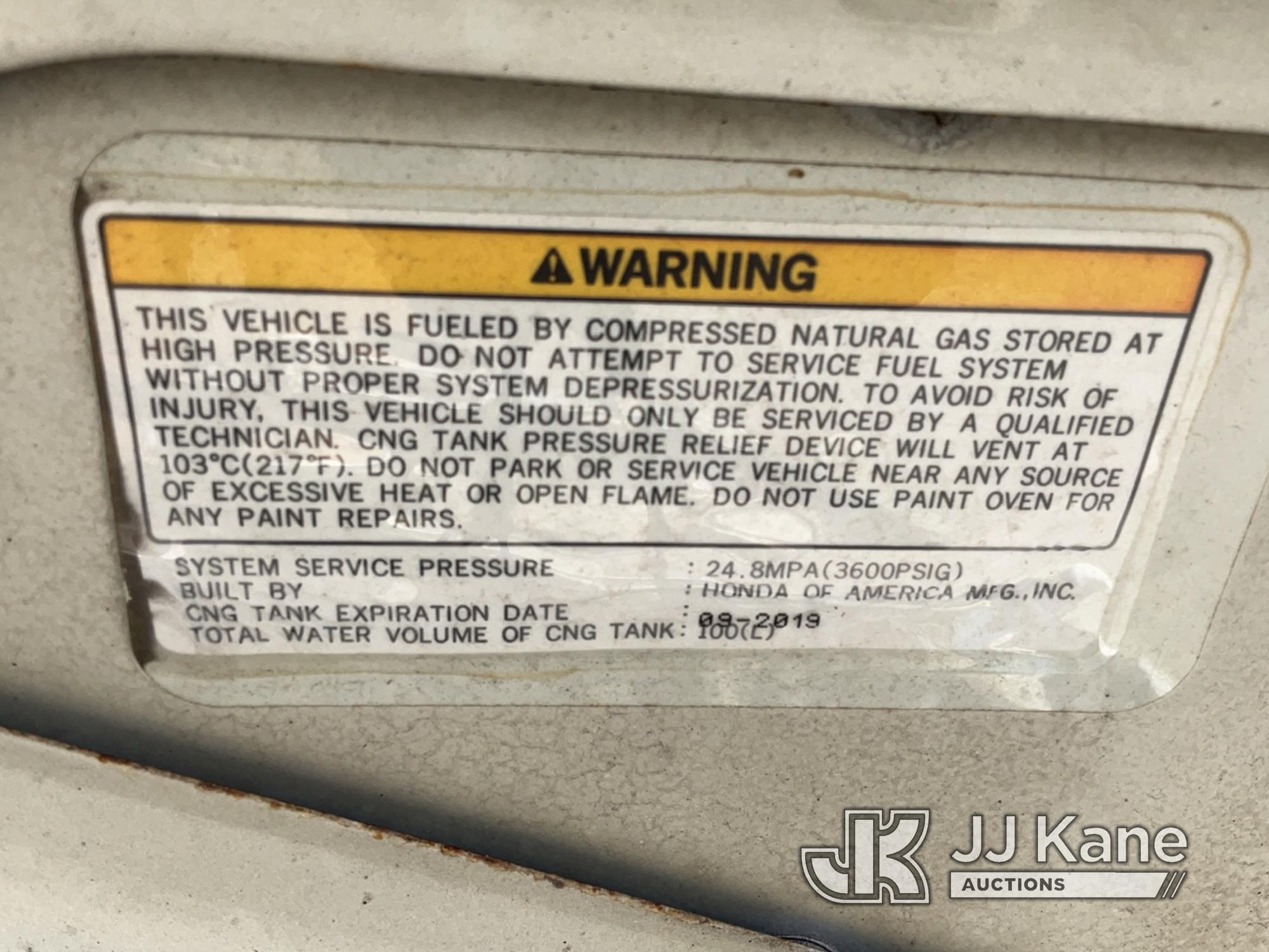 (Jurupa Valley, CA) 2005 HONDA CIVIC 4-Door Sedan Runs & Moves, CNG Tanks Expired In 2019, Paint Dam