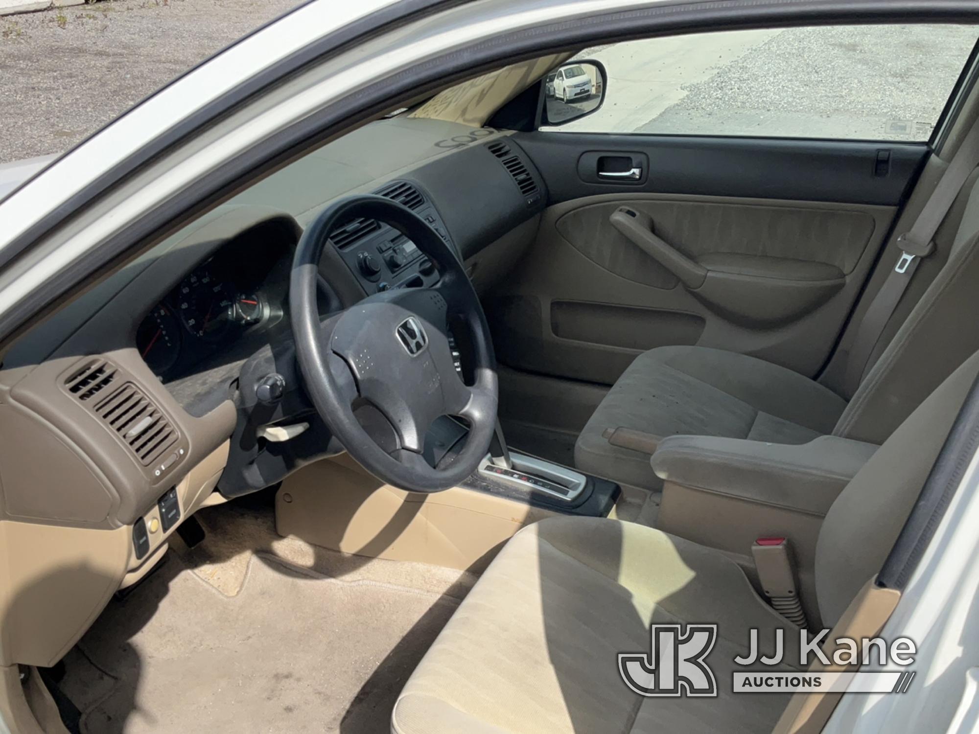 (Jurupa Valley, CA) 2005 HONDA CIVIC 4-Door Sedan Runs & Moves, CNG Tanks Expired In 2019, Paint Dam