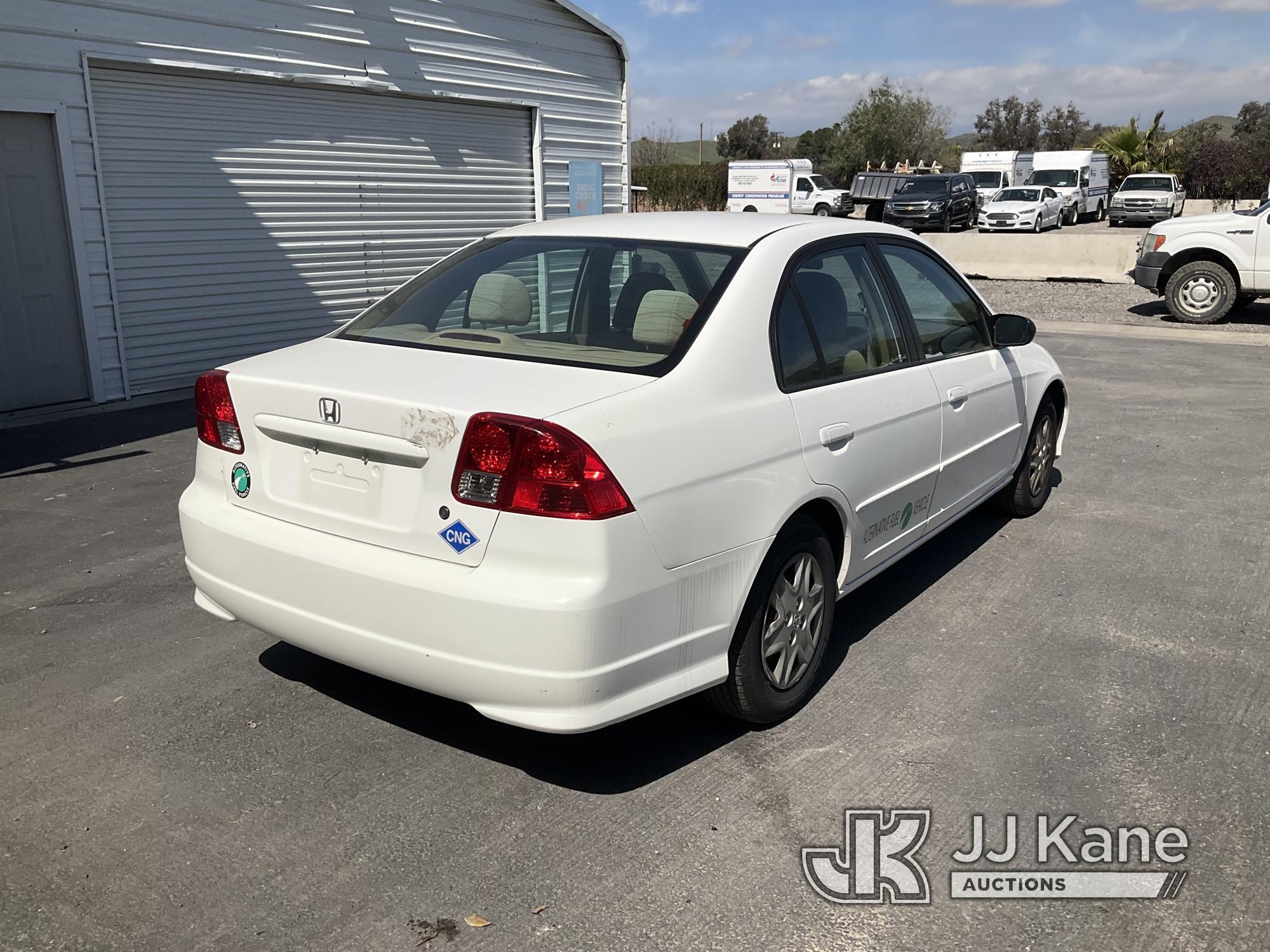 (Jurupa Valley, CA) 2004 HONDA CIVIC 4-Door Sedan Runs & Moves, CNG Tank Expiration Date: 06/2019