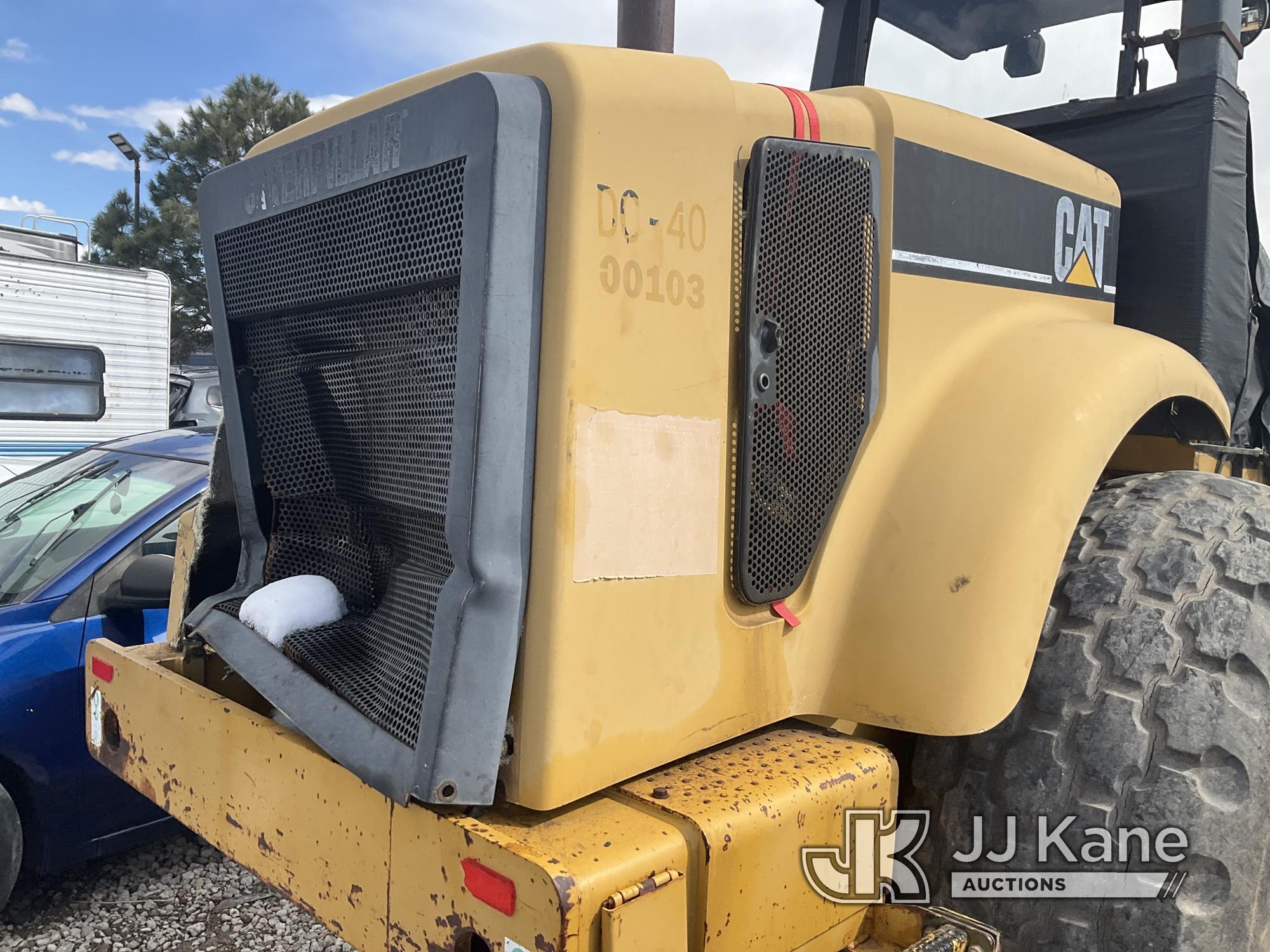 (Castle Rock, CO) 2000 Caterpillar CS-563D Vibratory Roller Runs, Moves & Operates