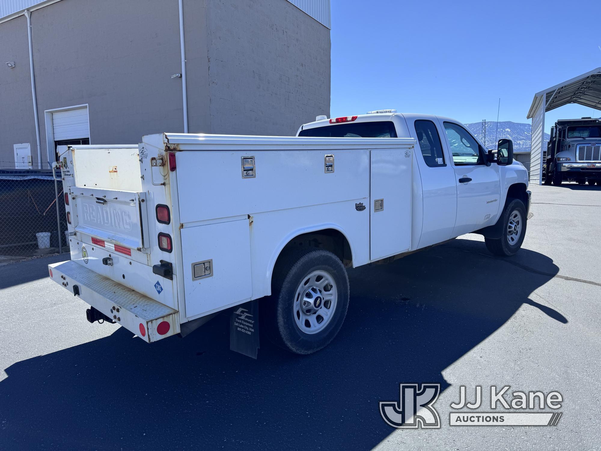 (Cedar City, UT) 2012 Chevrolet Silverado 3500HD 4x4 Extended-Cab Service Truck Seller States: Runs