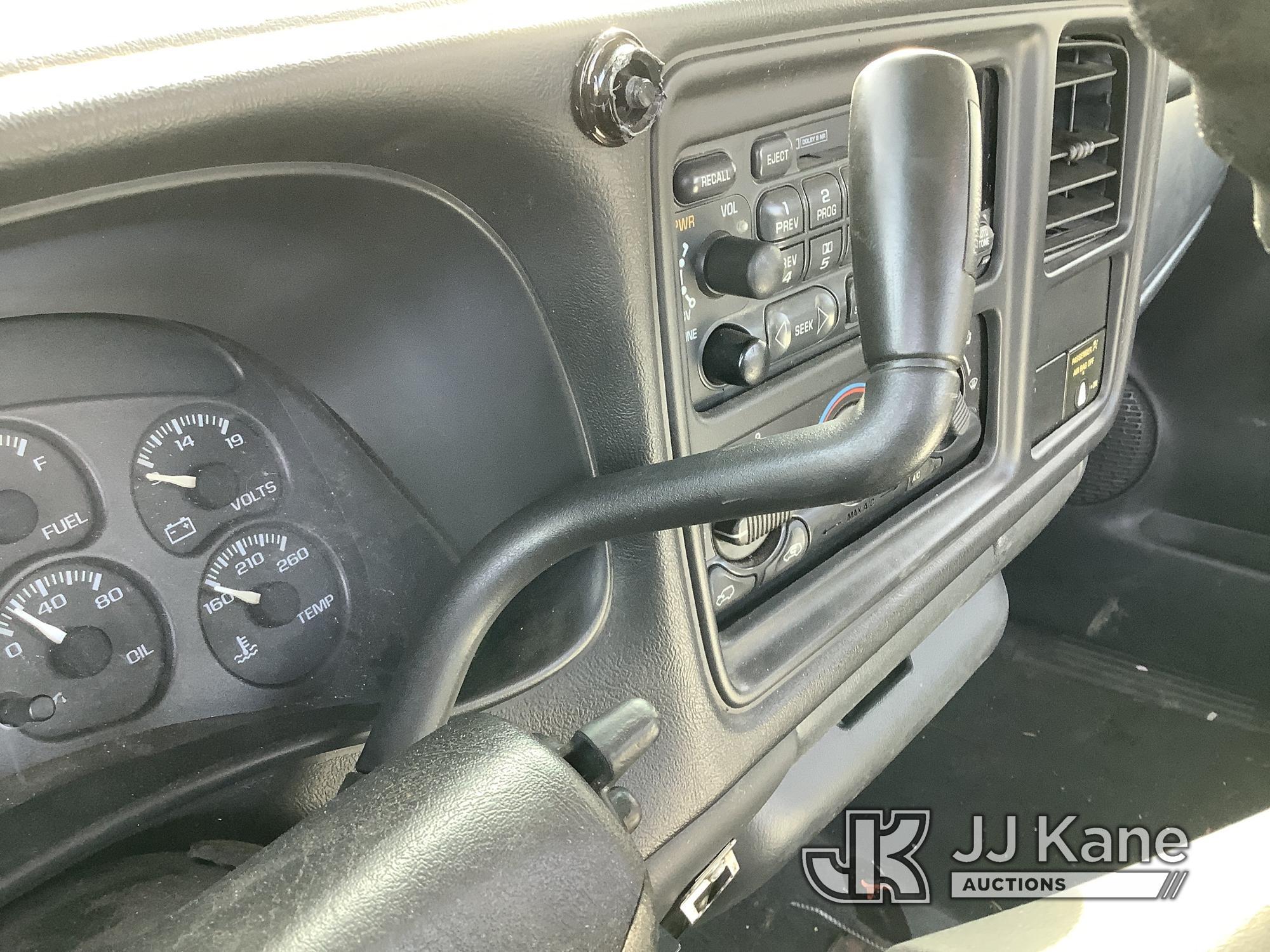 (Graysville, AL) 2000 Chevrolet Silverado 1500 4x4 Pickup Truck Not Running, Condition Unknown, No K