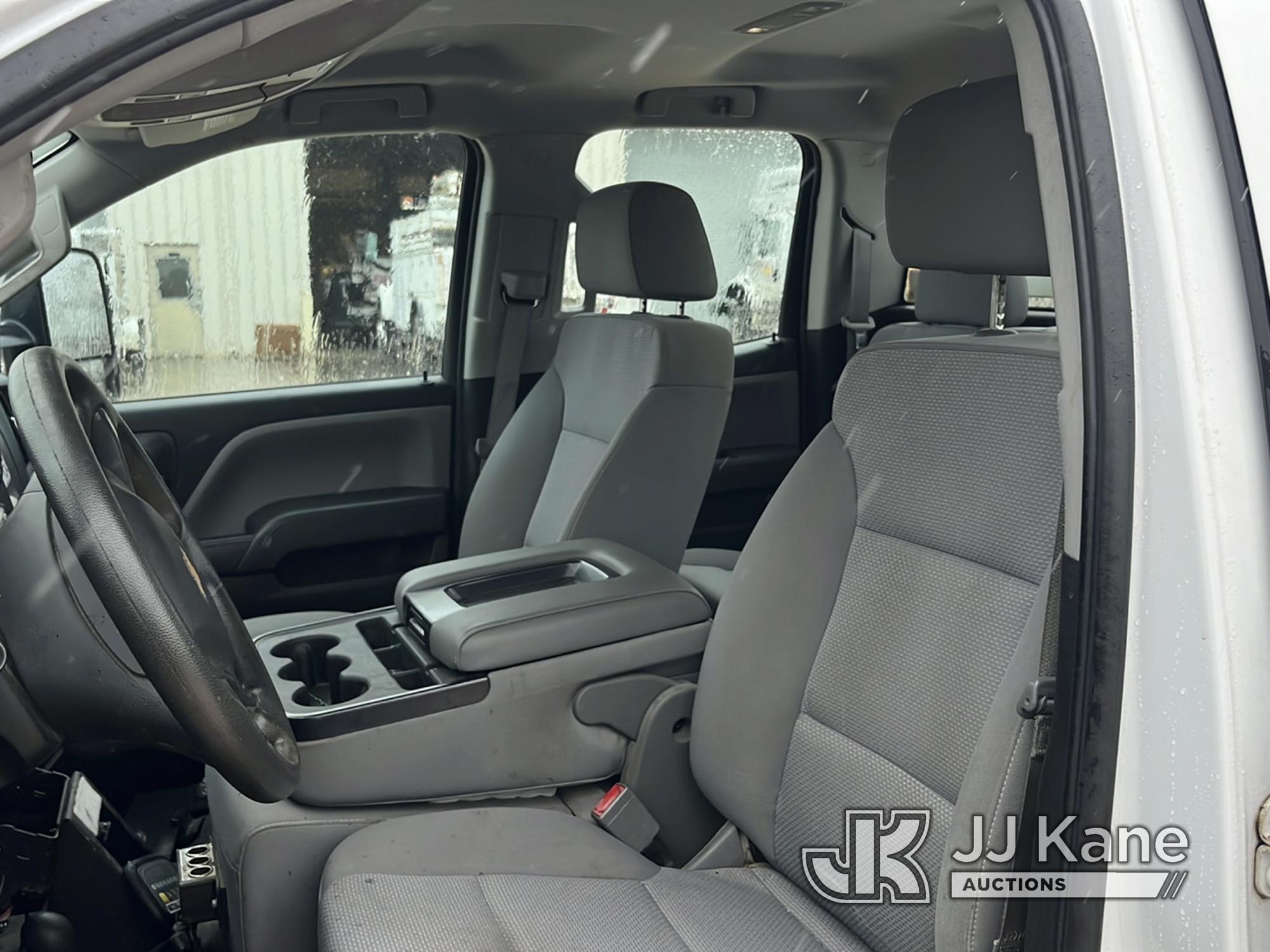 (Houston, TX) 2016 Chevrolet Silverado 2500HD 4x4 Extended-Cab Pickup Truck Runs & Moves) (Starts Wi