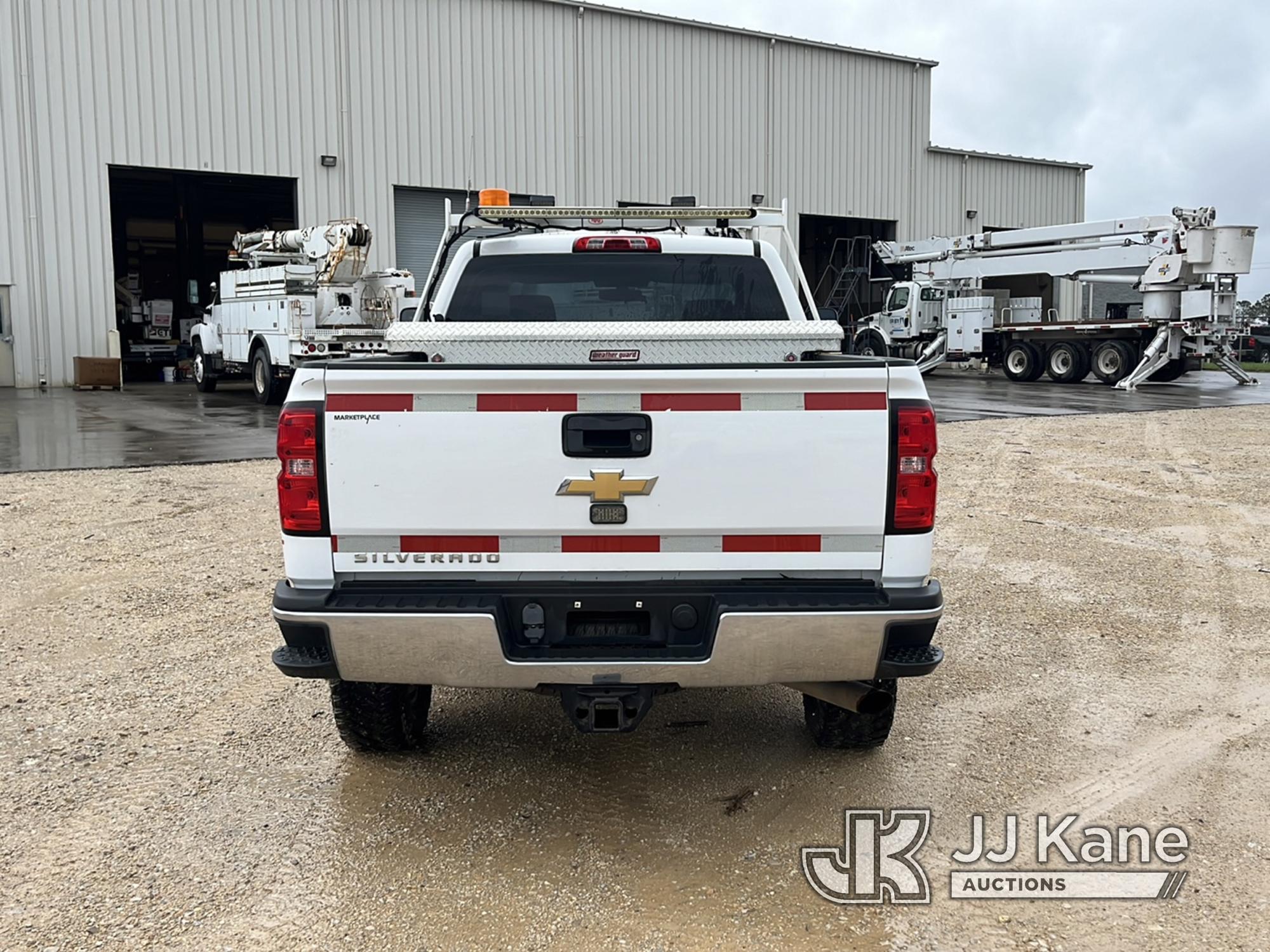 (Houston, TX) 2015 Chevrolet Silverado 2500HD 4x4 Crew-Cab Pickup Truck Runs & Moves