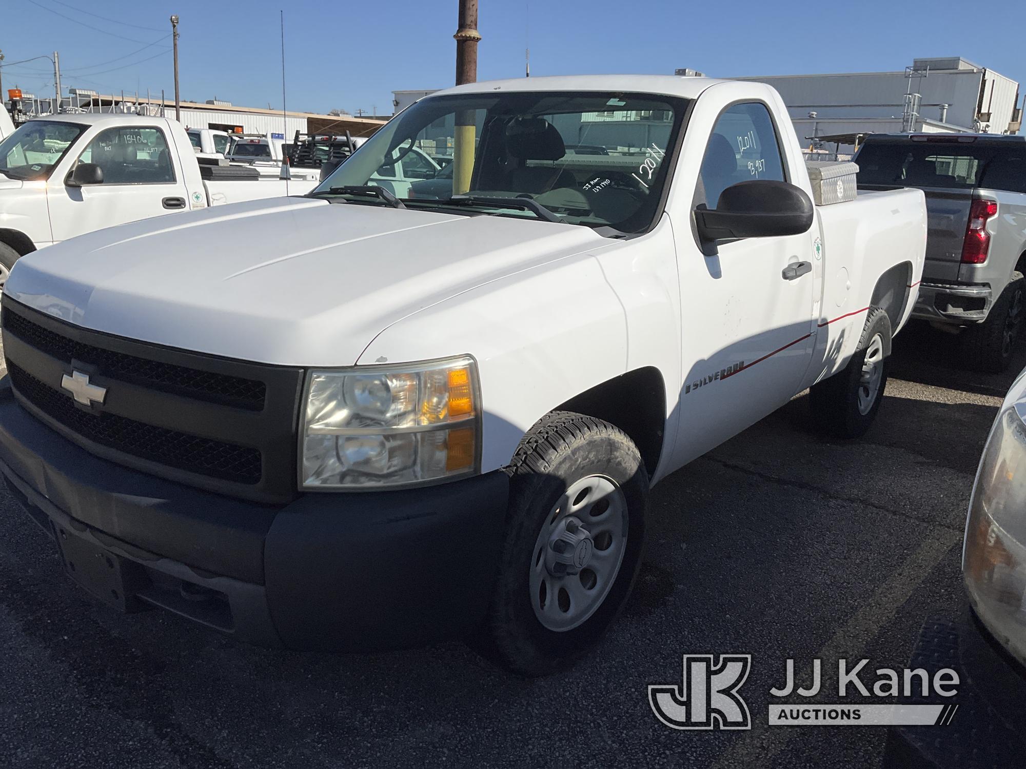 (Houston, TX) 2008 Chevrolet Silverado 1500 Pickup Truck Runs & Moves, Jump To Start