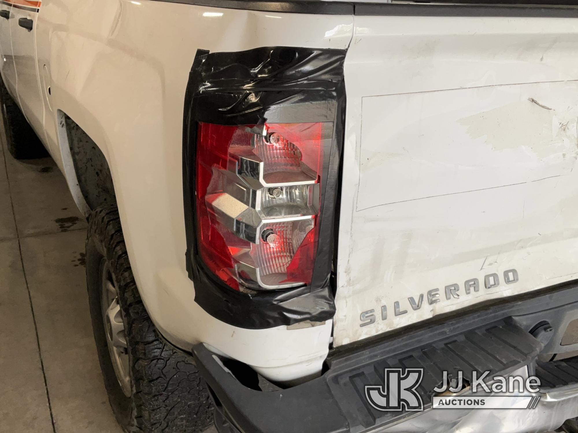 (Florence, SC) 2018 Chevrolet Silverado 2500 Crew-Cab Pickup Truck, Runs & Moves) (Engine knocking,