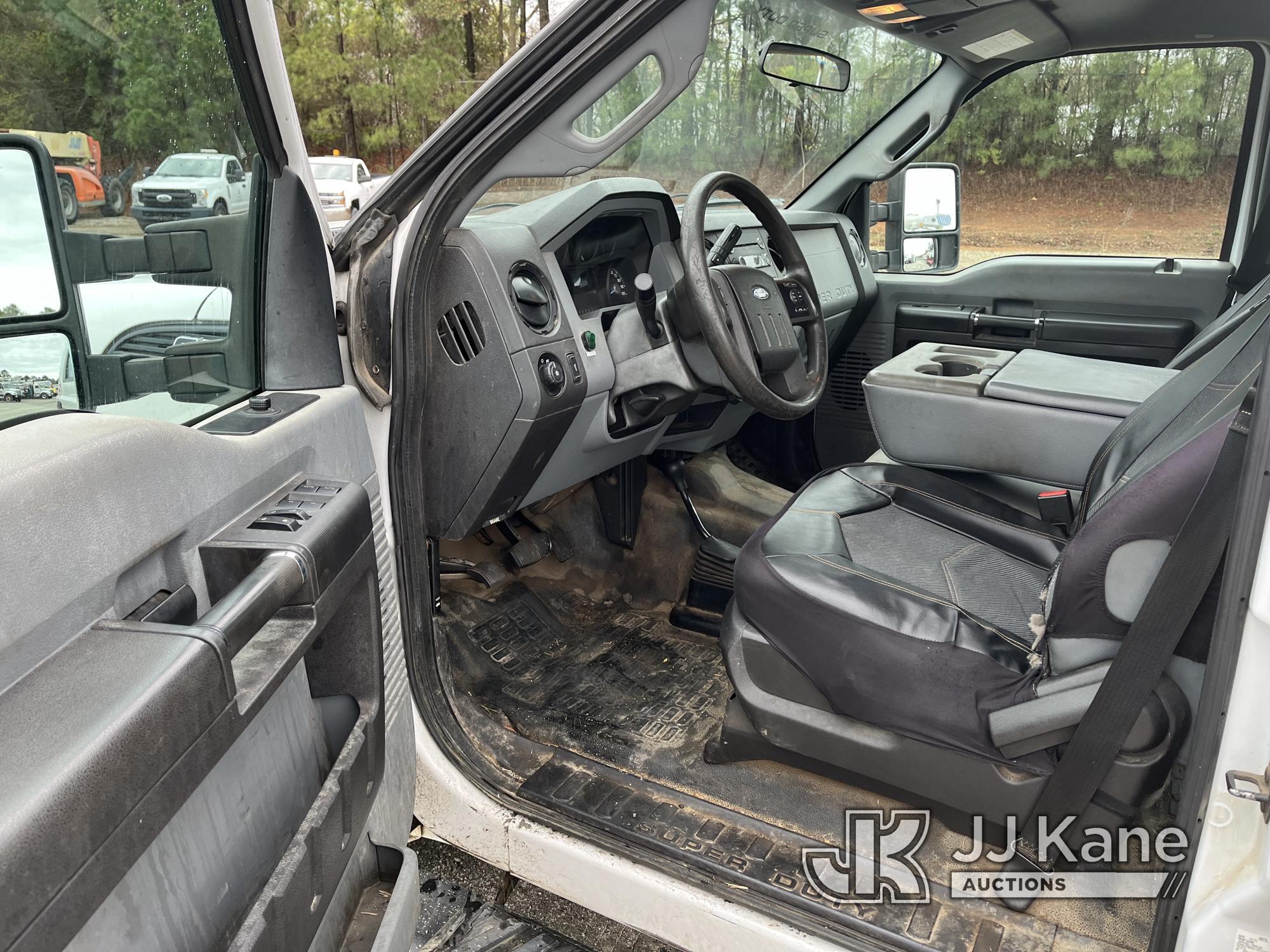 (Chester, VA) 2016 Ford F350 4x4 Crew-Cab Pickup Truck Runs & Moves