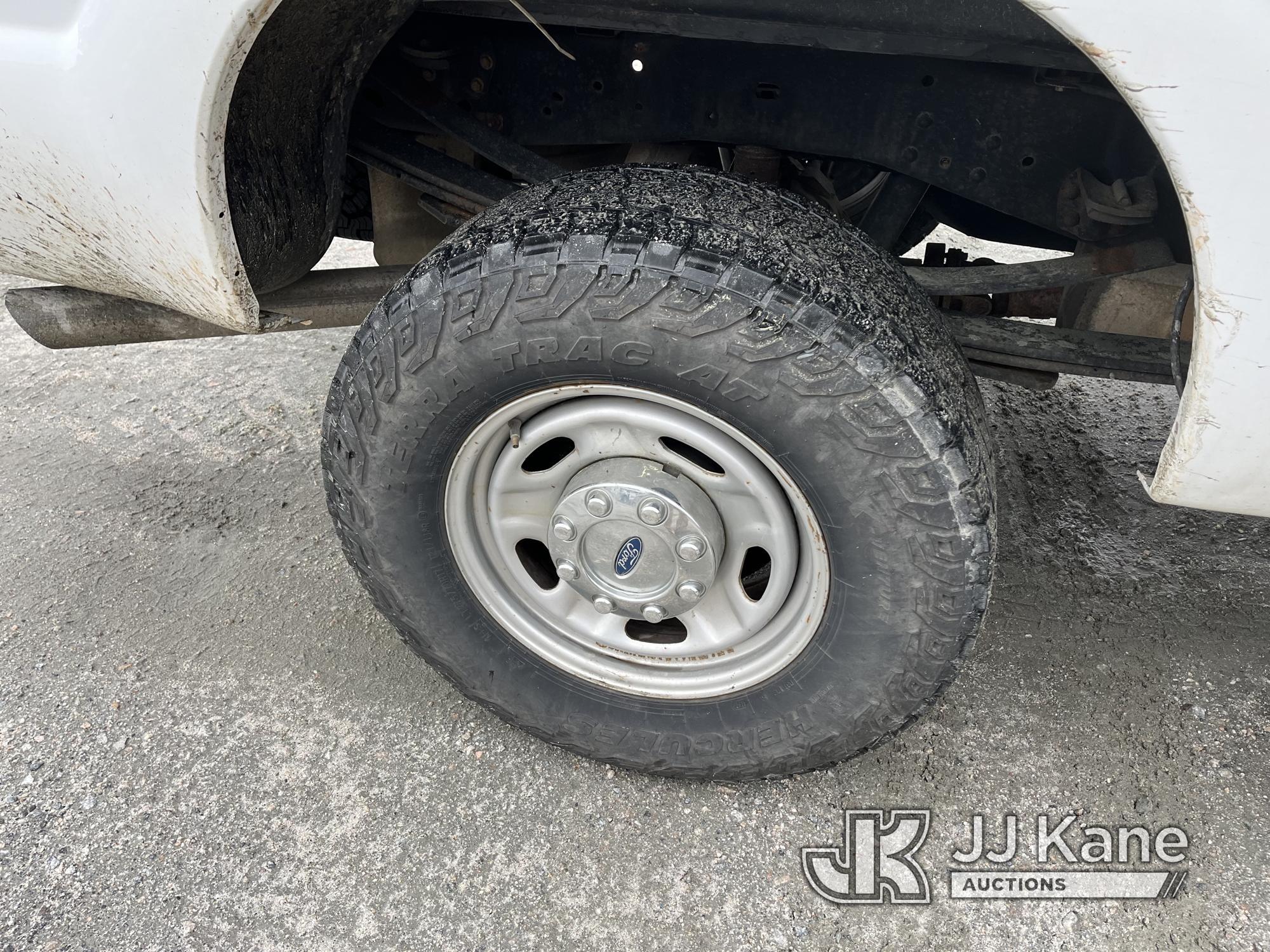 (Chester, VA) 2016 Ford F350 4x4 Crew-Cab Pickup Truck Runs & Moves