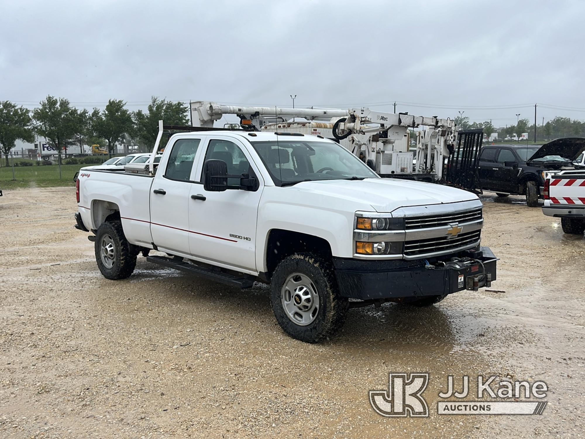 (Houston, TX) 2016 Chevrolet Silverado 2500HD 4x4 Extended-Cab Pickup Truck Runs & Moves) (Starts Wi