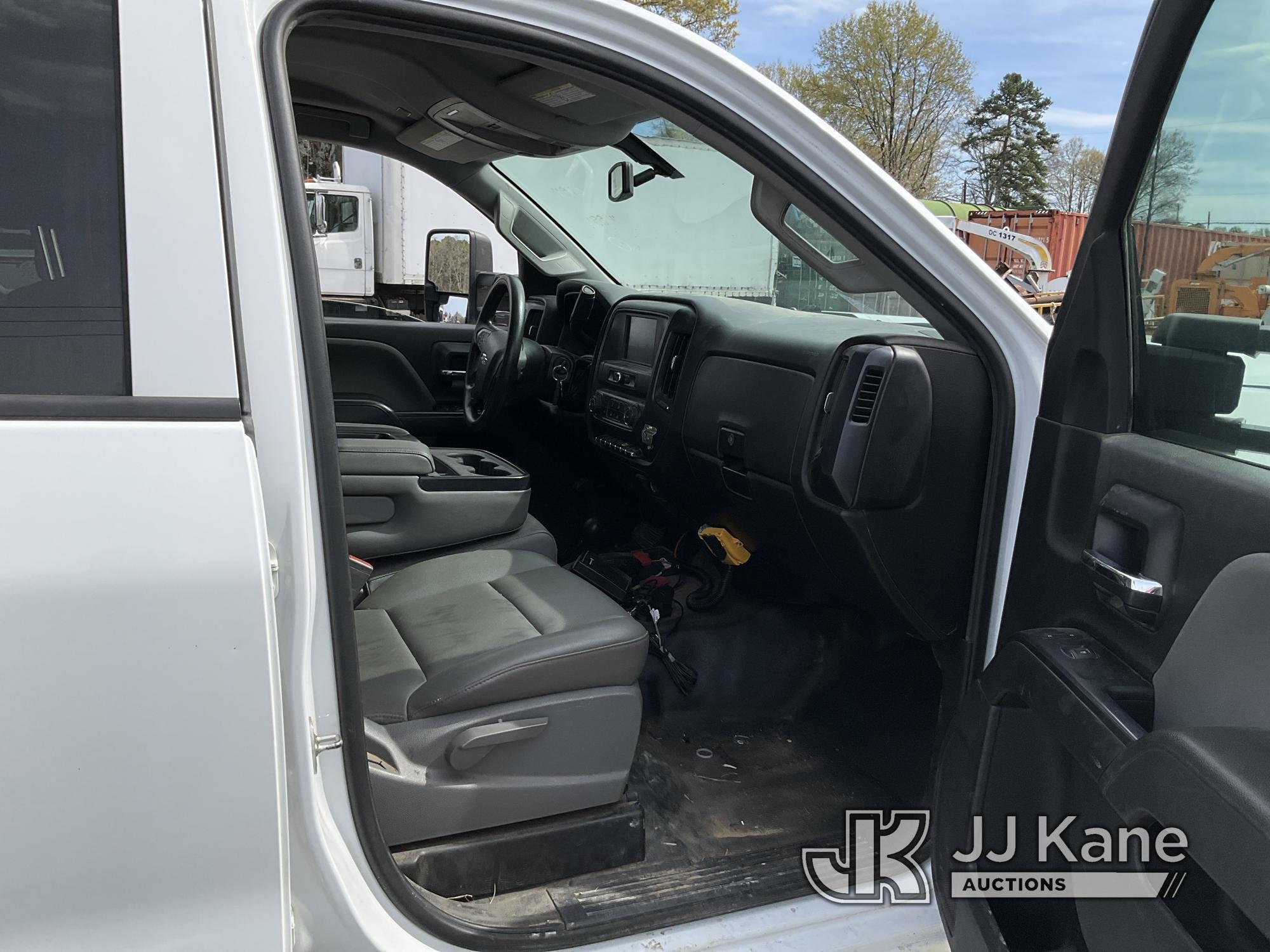 (Charlotte, NC) 2017 Chevrolet Silverado 2500HD 4x4 Extended-Cab Pickup Truck Duke Unit) (Runs & Mov