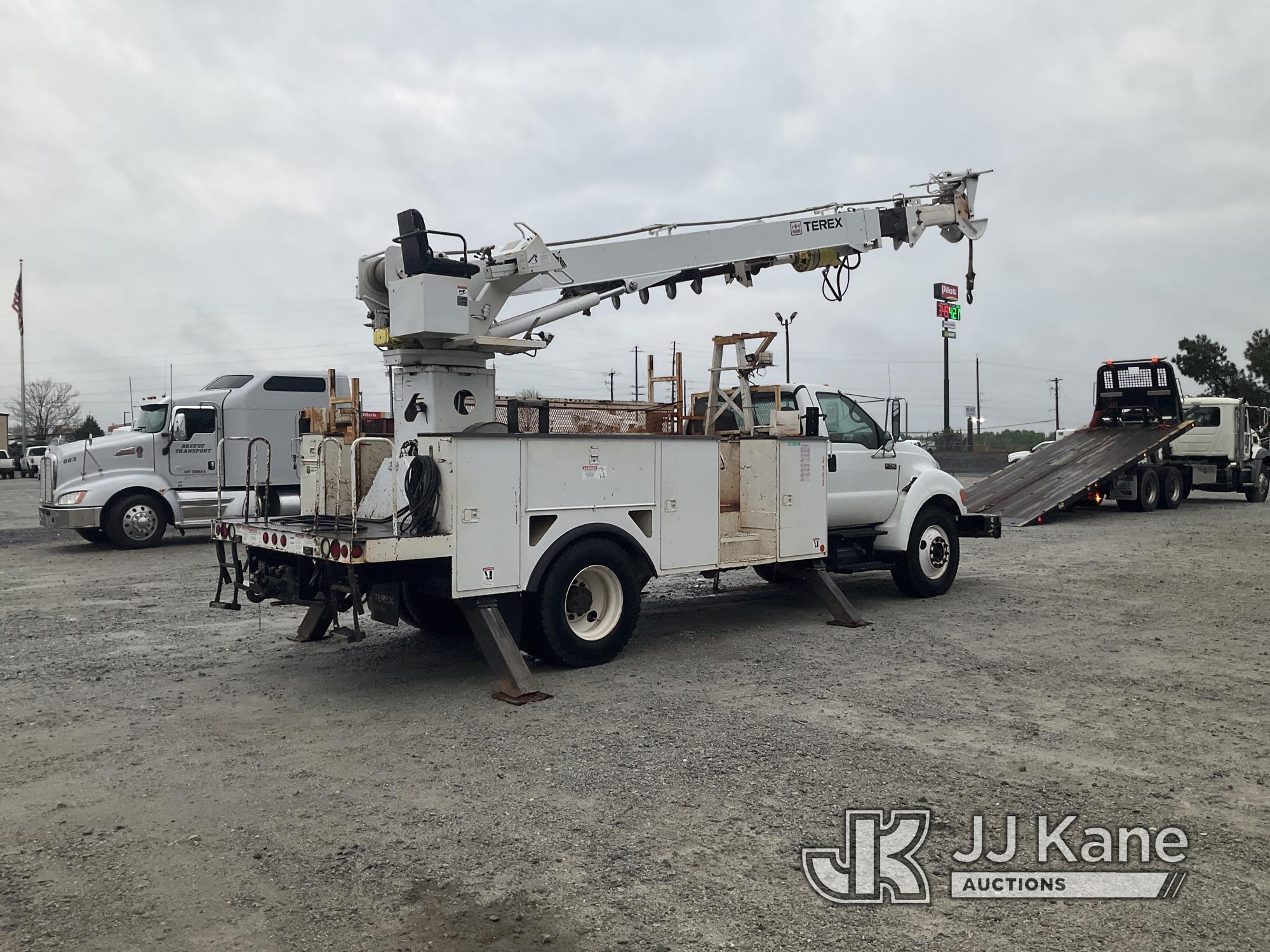 (Villa Rica, GA) Texex 4047, Digger Derrick rear mounted on 2009 Ford F-750 Utility Truck Runs, Move