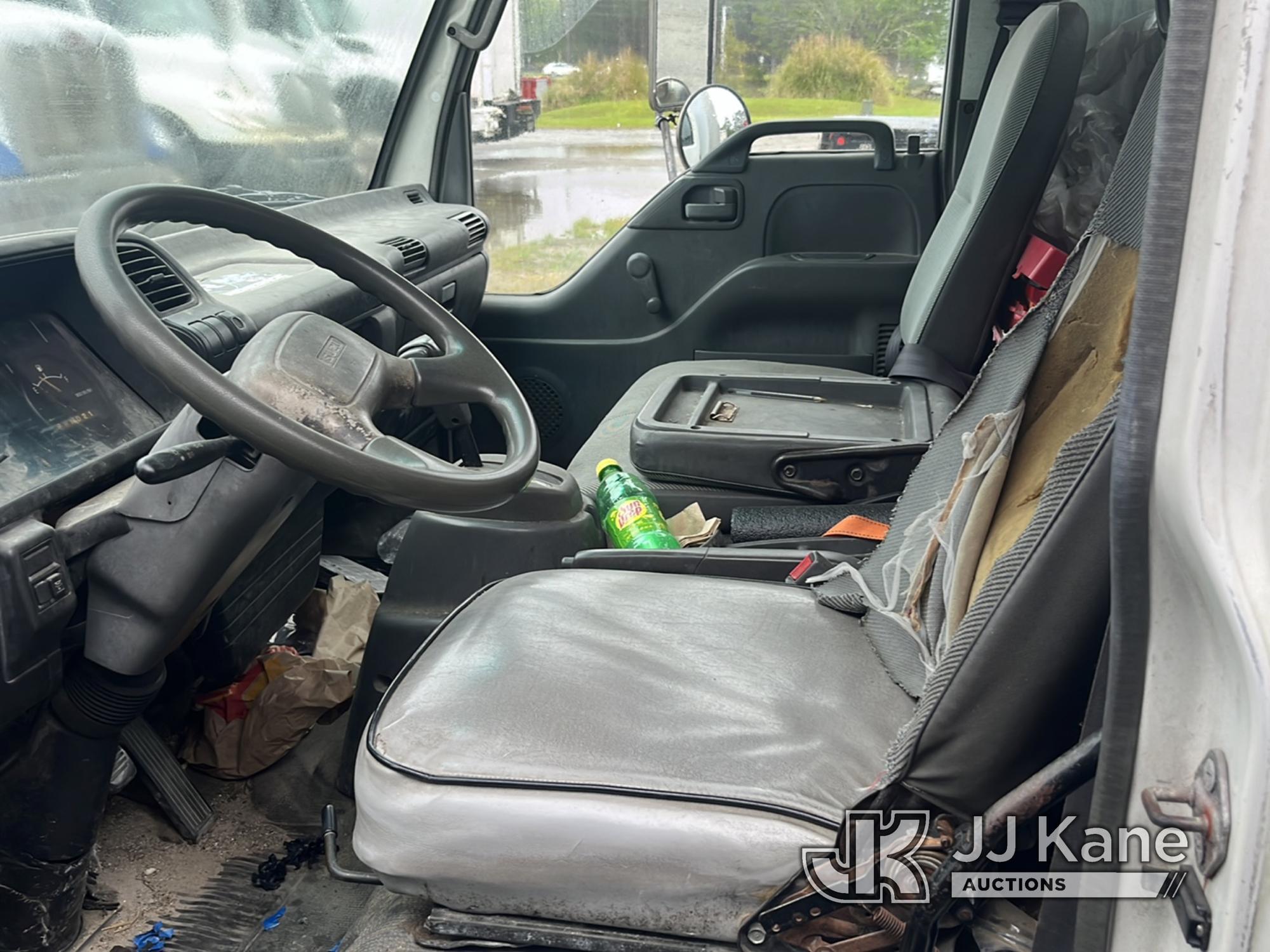 (Supply, NC) 2002 Isuzu NQR Van Body Truck Runs) (Does Not Move, Transmission Issues, Condition Unkn