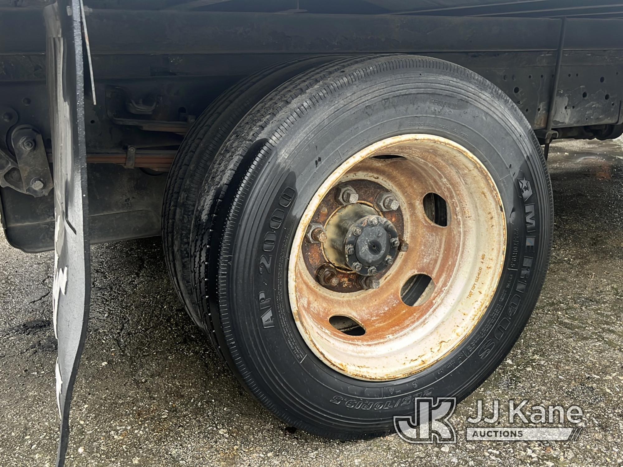 (Supply, NC) 2002 Isuzu NQR Van Body Truck Runs) (Does Not Move, Transmission Issues, Condition Unkn