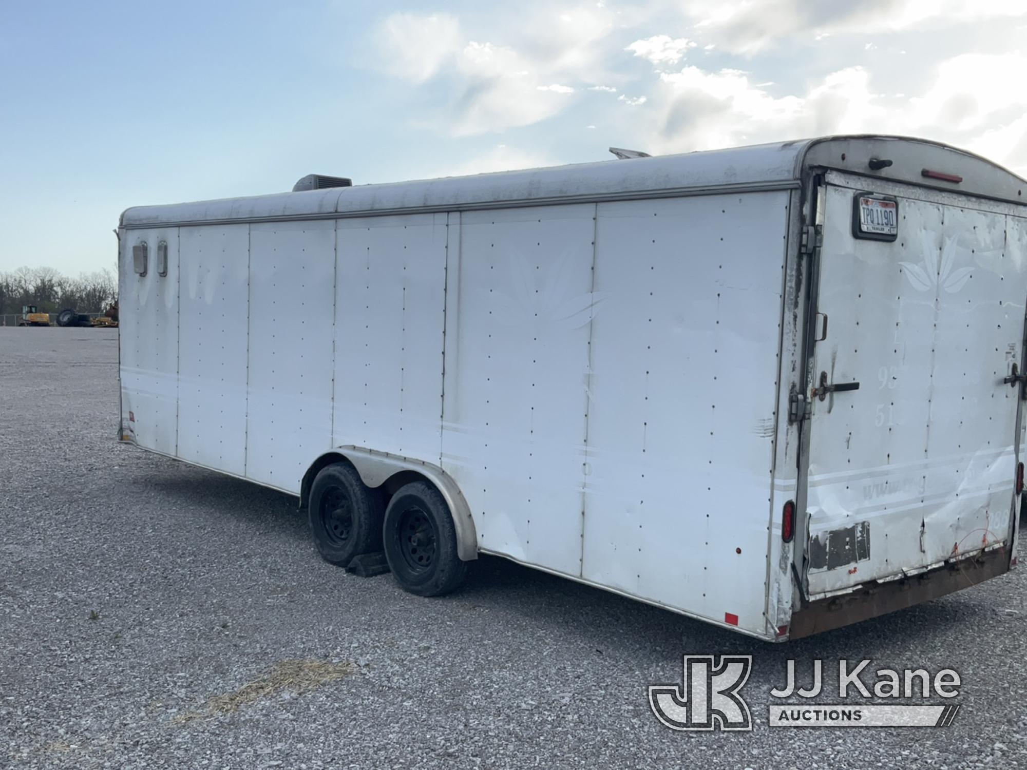 (Verona, KY) 2010 United Expressline U824TA52 T/A Enclosed Cargo Trailer NO TITLE) (Body Damage) (Ce