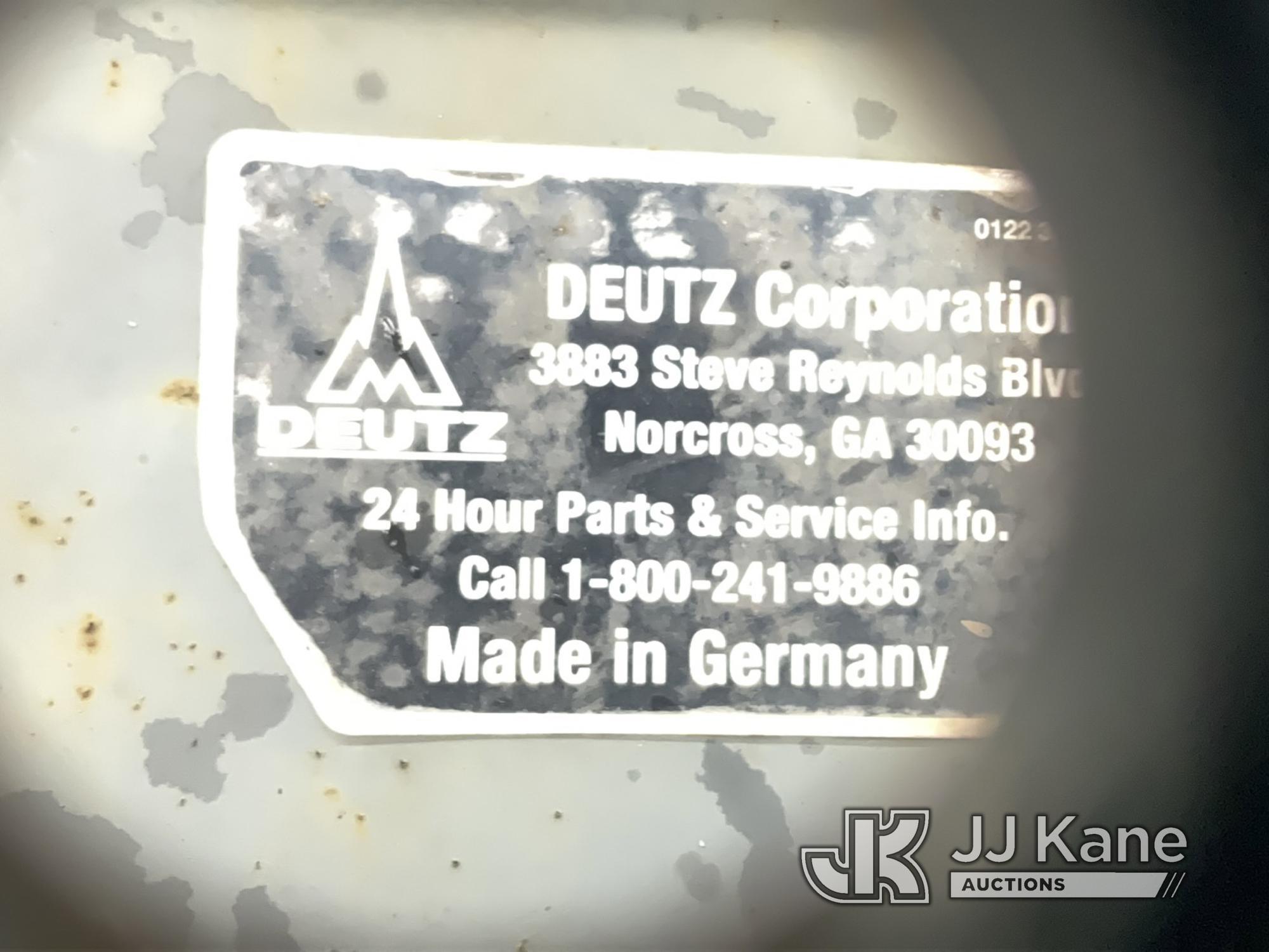 (Verona, KY) Jarraff Industries Inc. X75, Insulated Tree Trimmer Saw mounted on 2000 Jarraff Articul