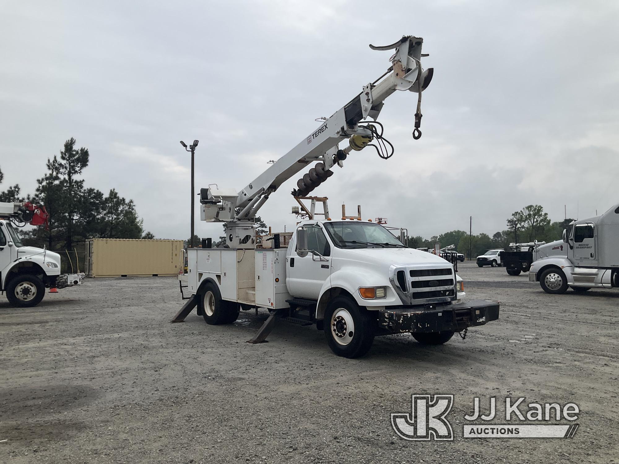 (Villa Rica, GA) Texex 4047, Digger Derrick rear mounted on 2009 Ford F-750 Utility Truck Runs, Move