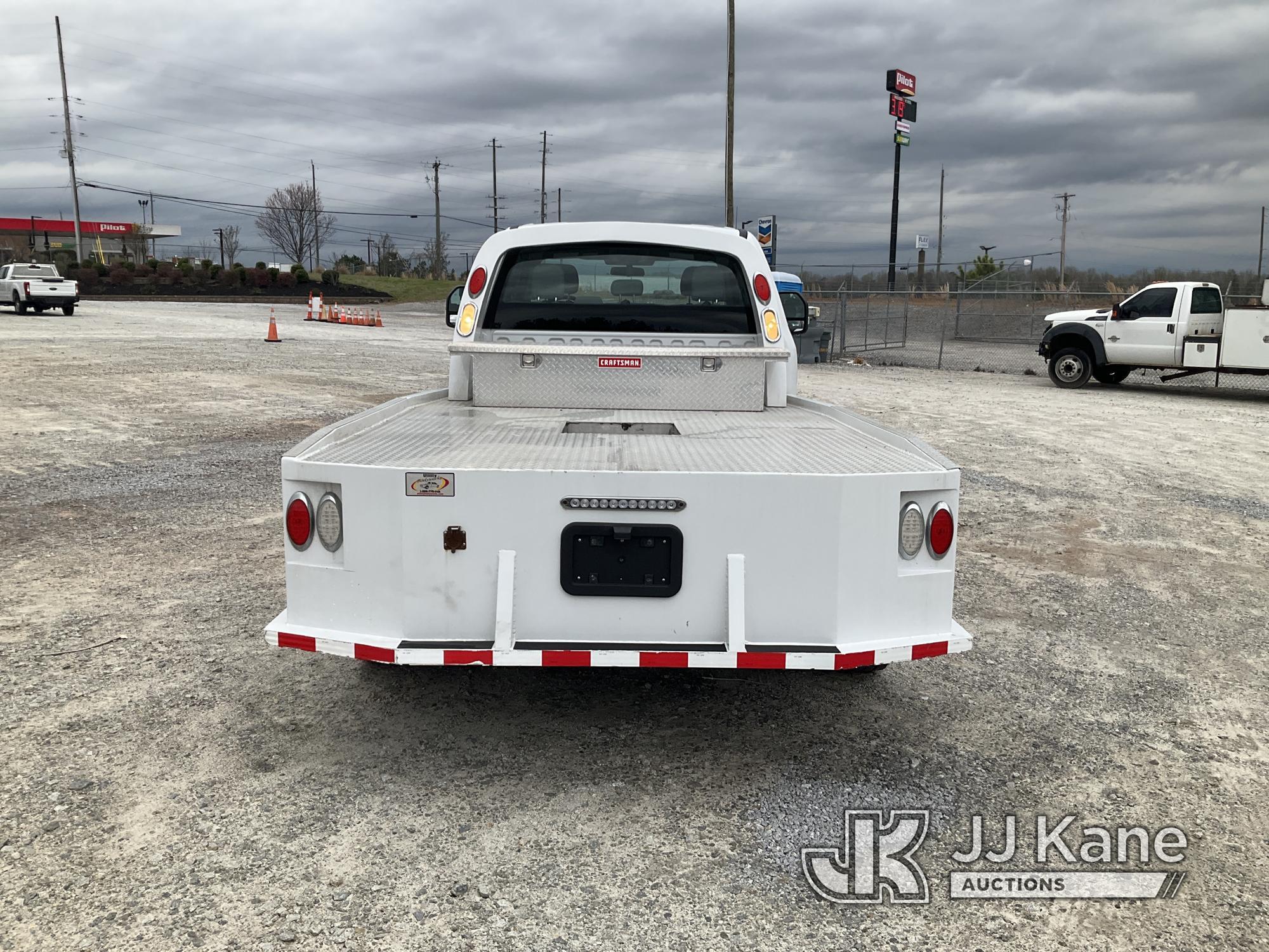 (Villa Rica, GA) 2017 Ford F350 4x4 Extended-Cab Flatbed Truck Runs & Moves