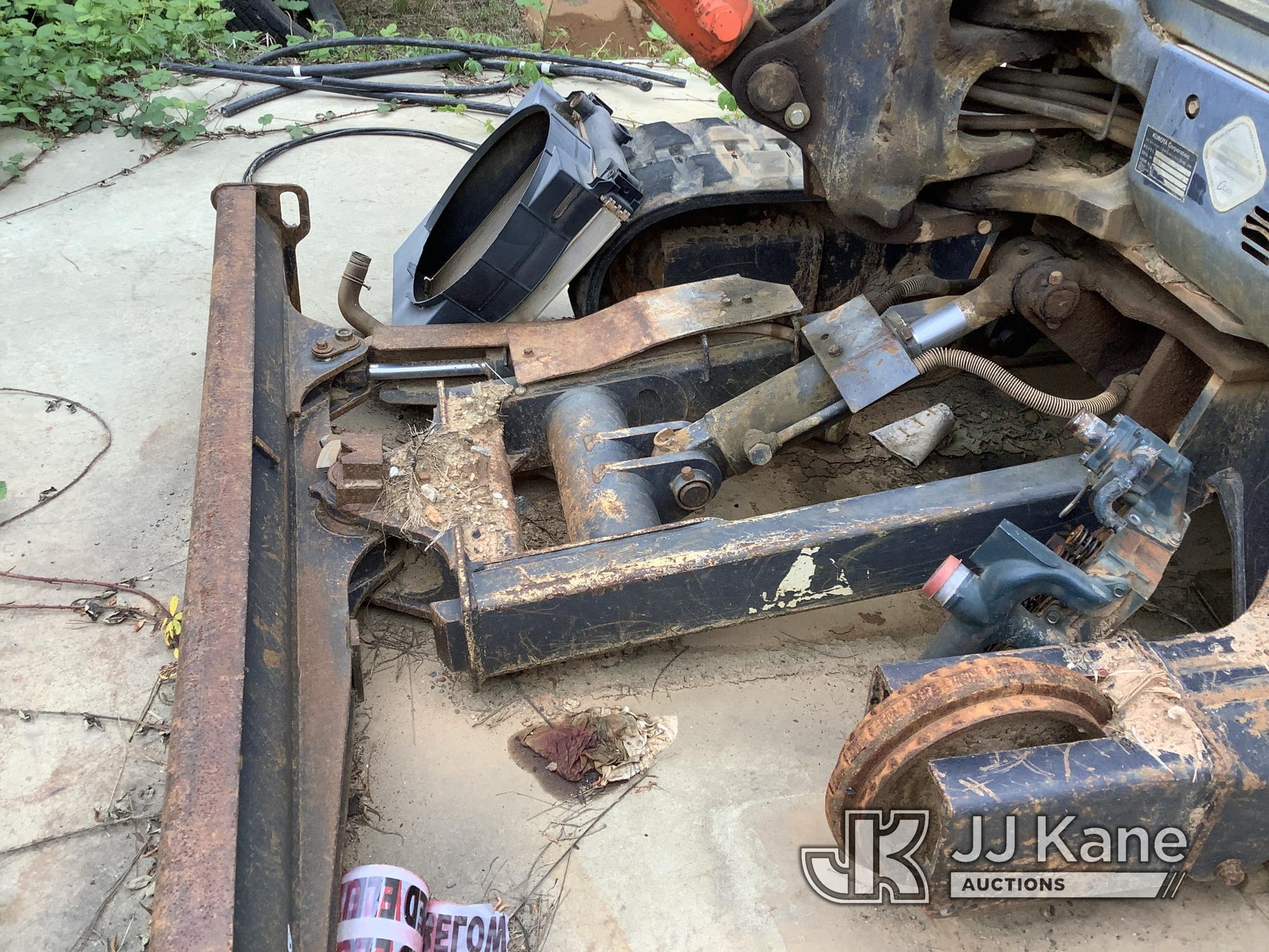 (Cumming, GA) 2005 Kubota KX121-3SS Mini Hydraulic Excavator Not Running, Missing Parts, Condition U