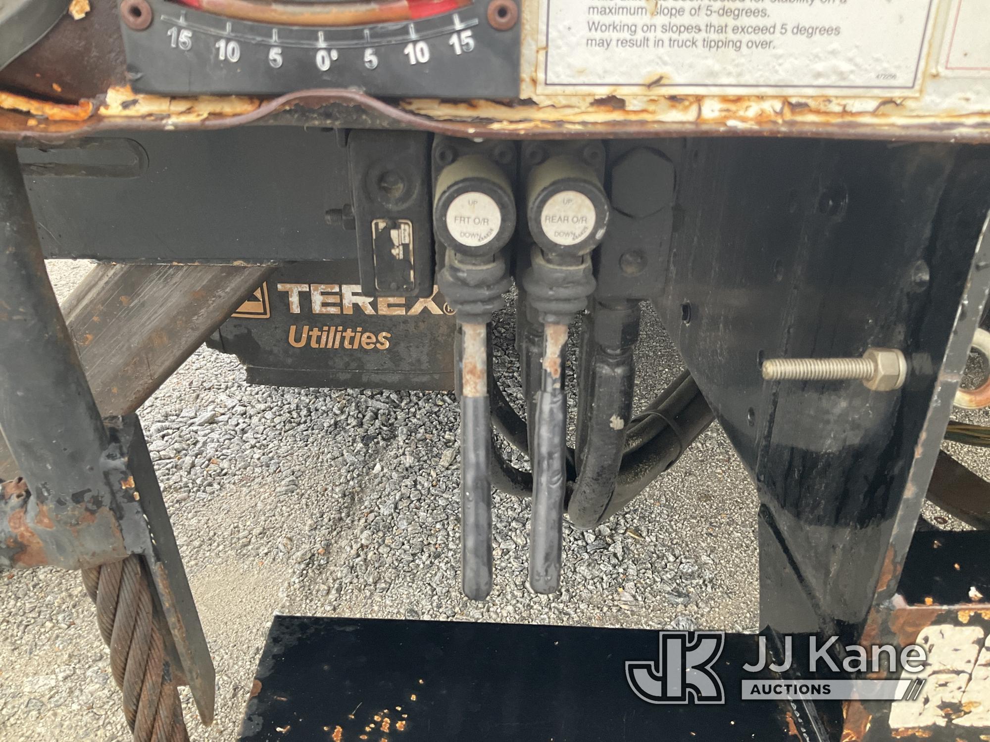 (Villa Rica, GA) Texex 4047, Digger Derrick rear mounted on 2009 Ford F-750 Utility Truck Runs, Move