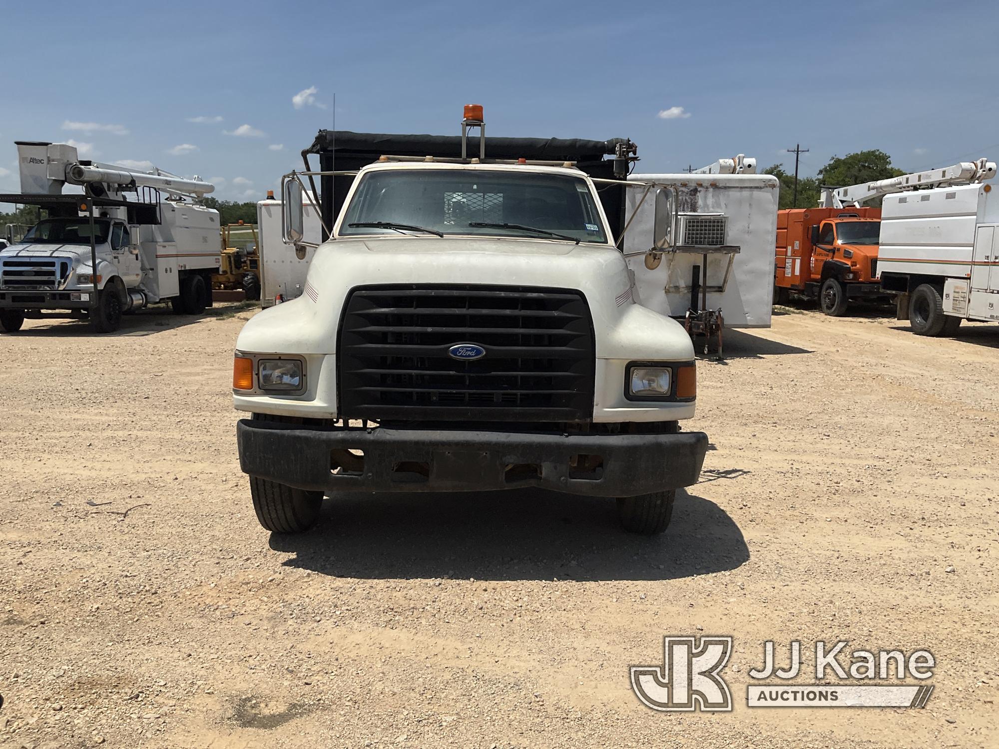 (Houston, TX) 1997 Ford F800 Flatbed/Dump Truck Runs & Moves, PTO Engages) (Dump Bed Inoperable, Con