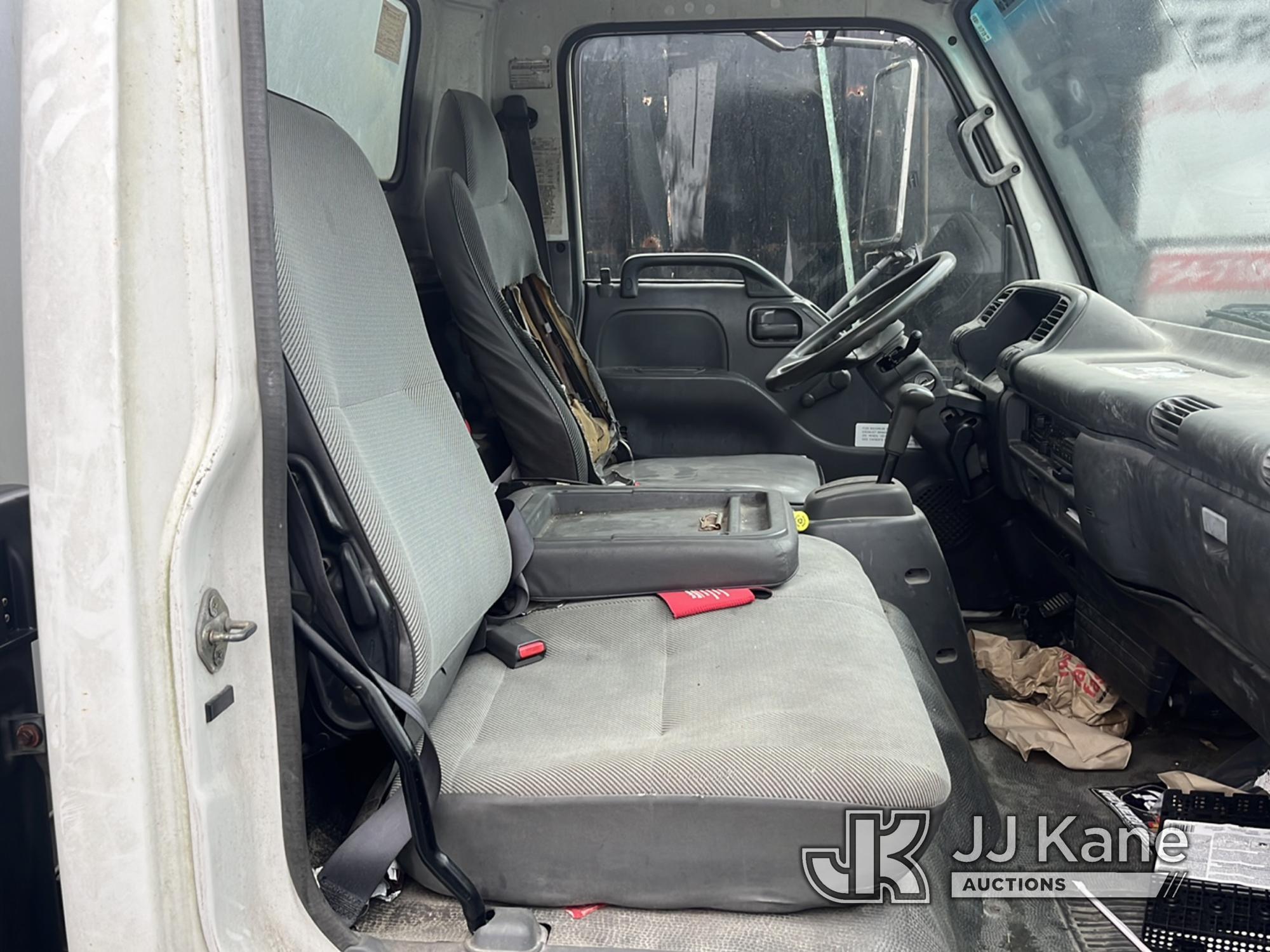 (Supply, NC) 2002 Isuzu NQR Van Body Truck Runs) (Does Not Move, Transmission Issues, Condition Unkn