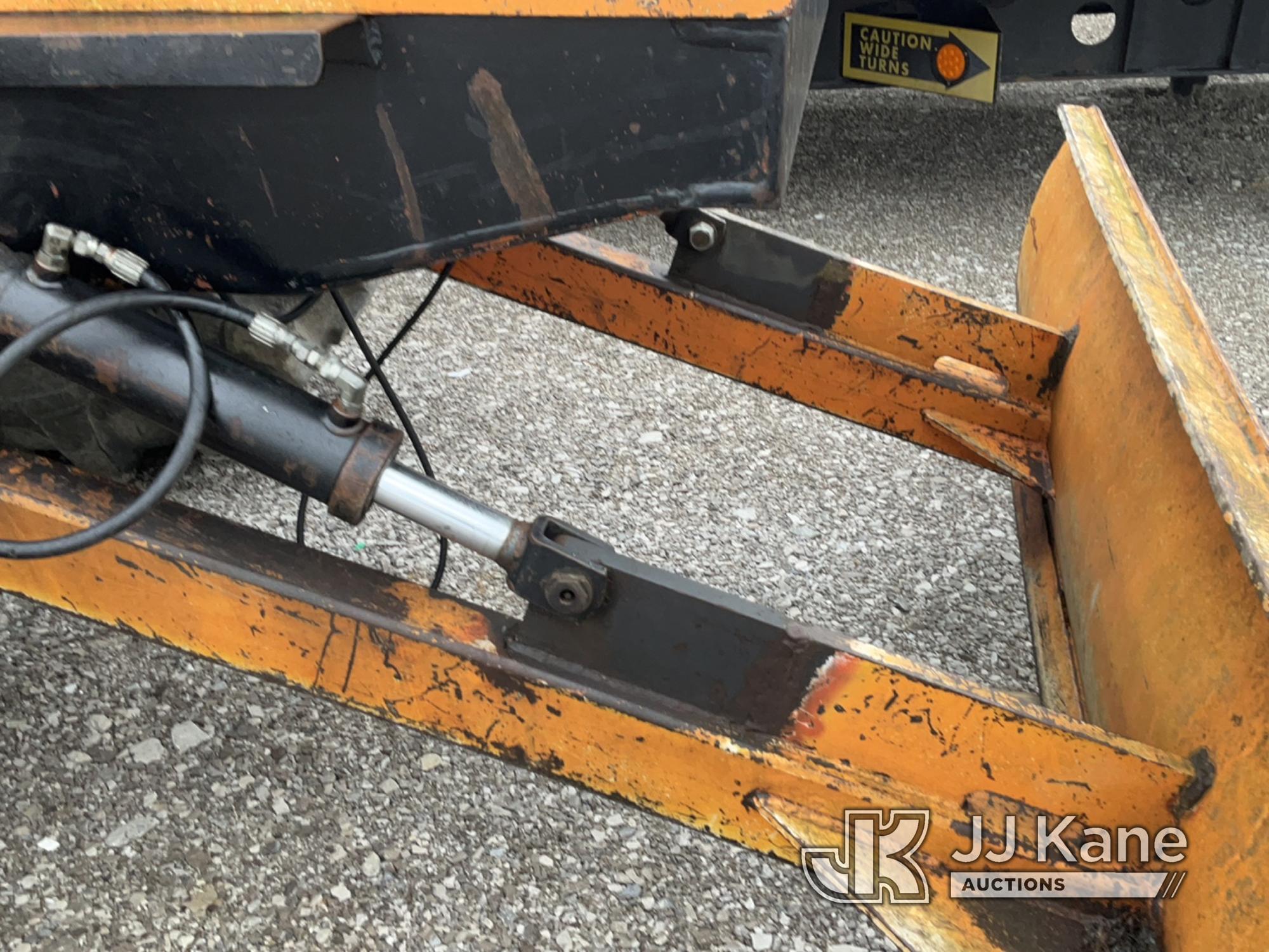 (Verona, KY) Jarraff Industries Inc. X75, Insulated Tree Trimmer Saw mounted on 2000 Jarraff Articul