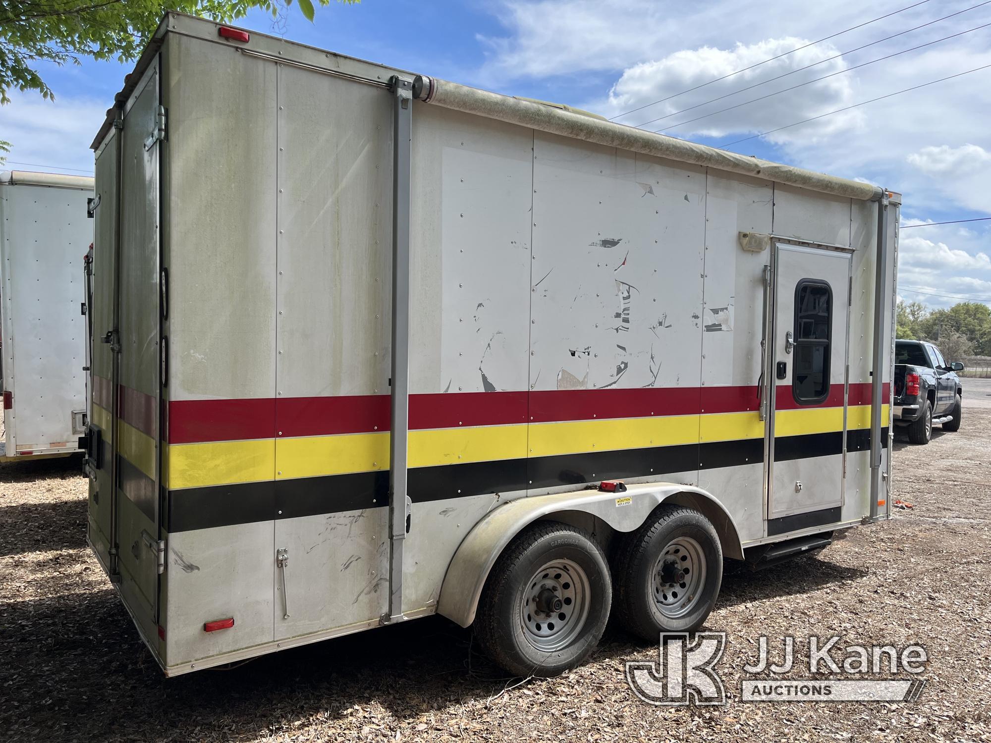 (Tampa, FL) 2013 Diamond Cargo T/A Enclosed Utility/Office Trailer Moves)(Mold, Body Damage