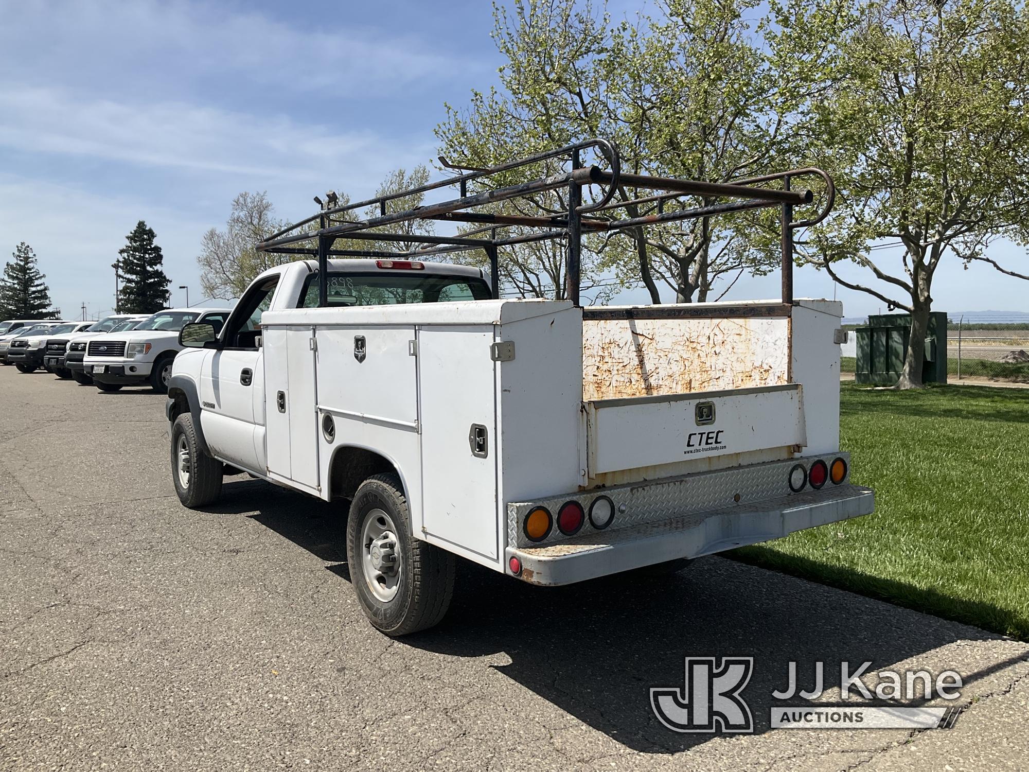 (Dixon, CA) 2007 Chevrolet Silverado 2500HD Service Truck Runs & Moves) (Paint Damage, Horn Does Not