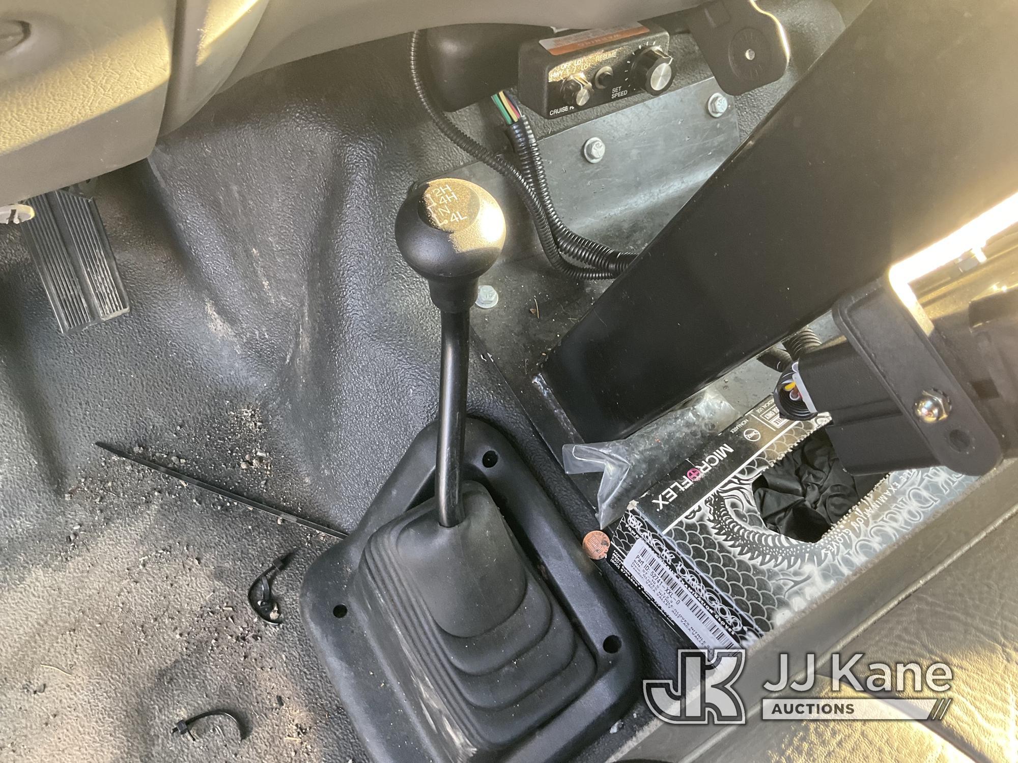 (Dixon, CA) 2001 Ford F450 4x4 Crew-Cab Service Truck Runs & Moves, Bad Charging System