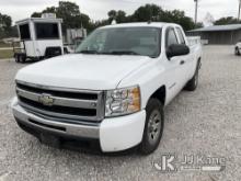 2011 Chevrolet Silverado 1500 Extended-Cab Pickup Truck Runs & Moves) (Jump To Start