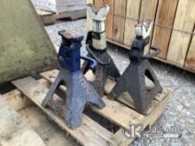 3 Ton Jack Stands 3) (Condition Unknown