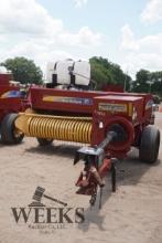 NEW HOLLAND BC5070 BALER