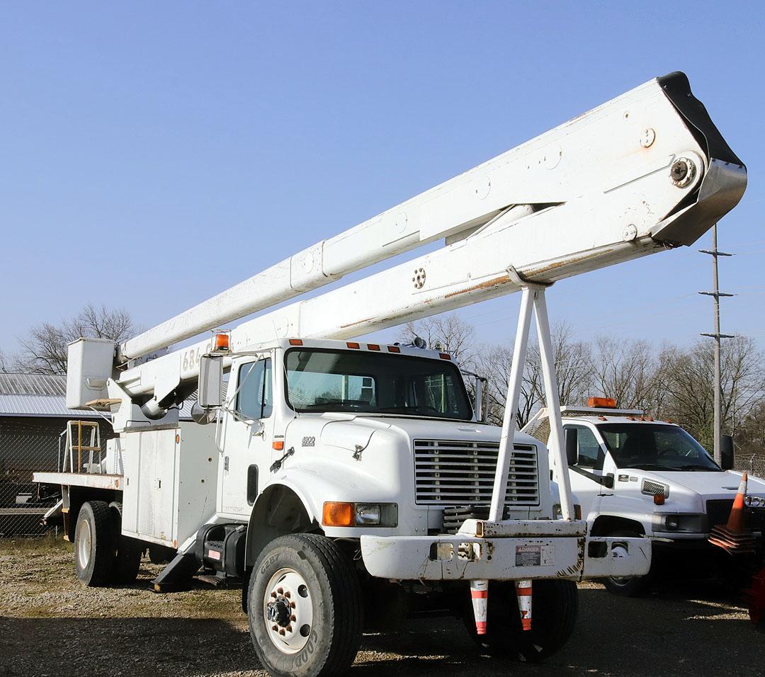 2001 International Boom Truck