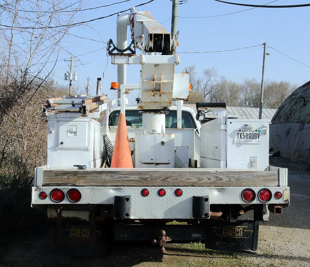 2002 Ford Boom Truck