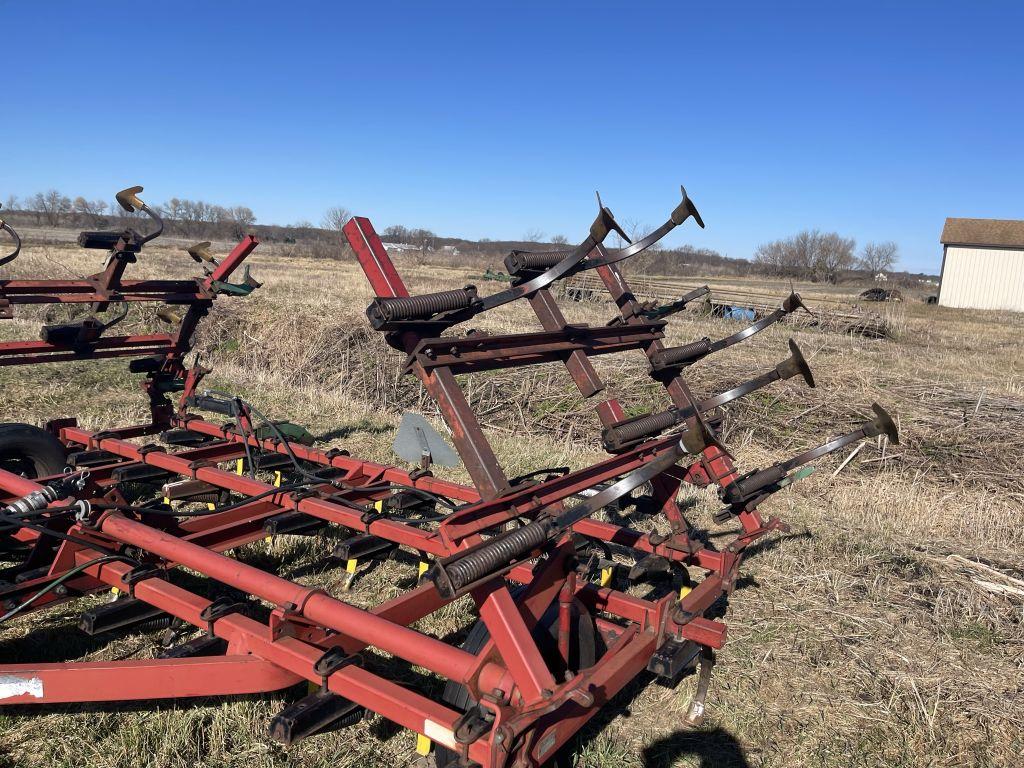 CASE IH 4500 CULTIVATOR, 22', SELLS WITH RAKE, S/N: 0047854