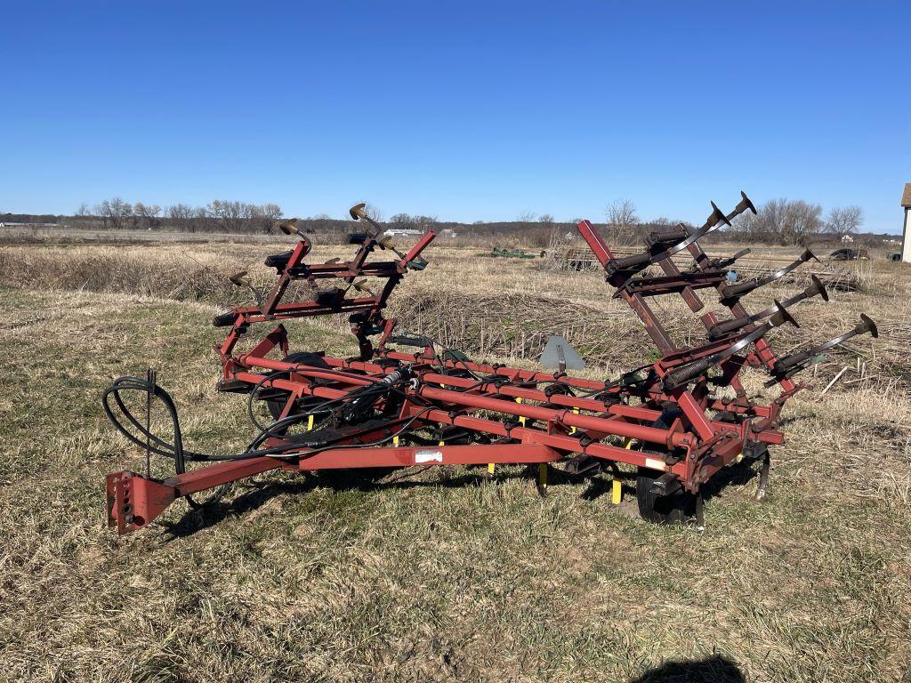 CASE IH 4500 CULTIVATOR, 22', SELLS WITH RAKE, S/N: 0047854