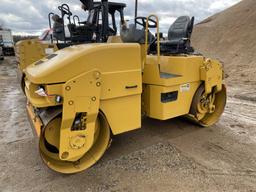 2011 CAT CB34 SMOOTH DRUM VIBRATORY ROLLER, CAT DIESEL, 51'' DRUM, WATER TANK, 7795 HOURS SHOWING, S