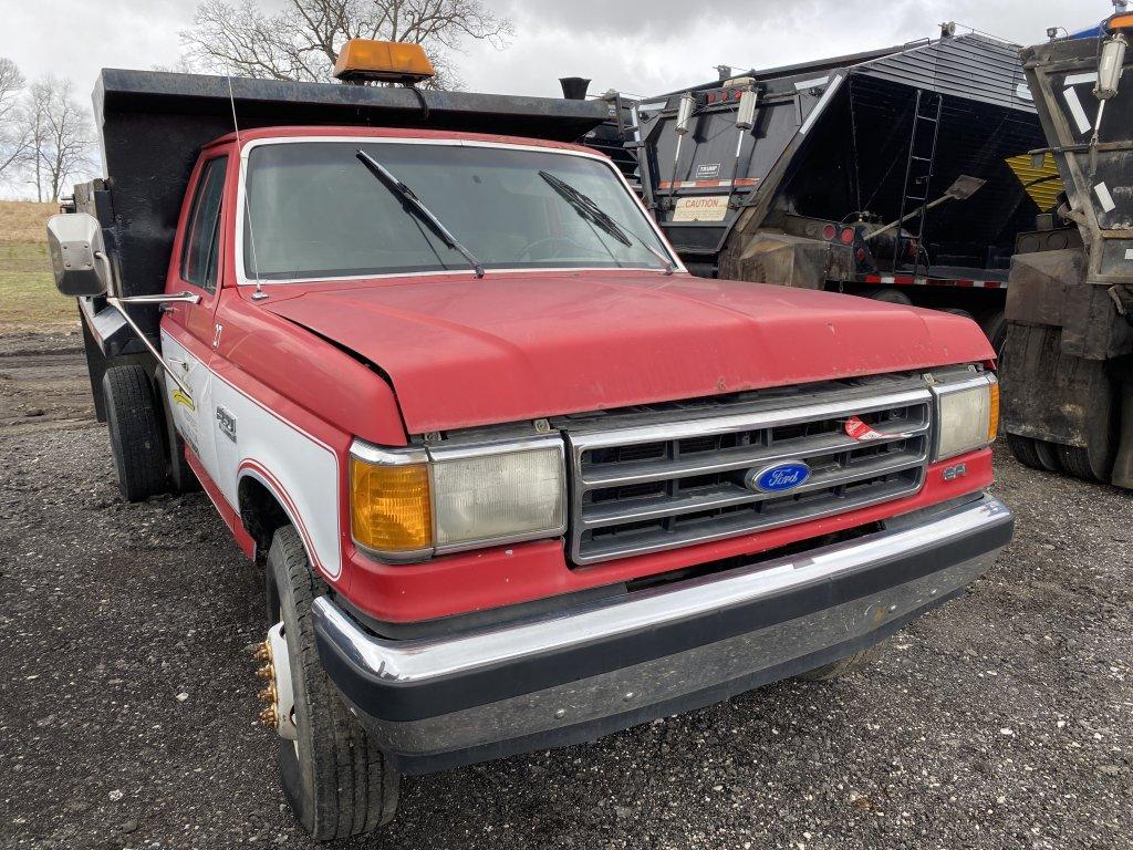 1988 FORD F350 REGULAR CAB DUMP TRUCK, V8, GAS ENGINE, BIG BLOCK, 4-SPEED WITH OVERDRIVE, 8' LONG X 