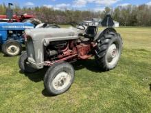 FORD 600 TRACTOR, GAS, 3PT, PTO, 640, 4-SPEED TRANS, 11-28 REAR TIRES, 1081 HOURS SHOWING, S/N: 1298