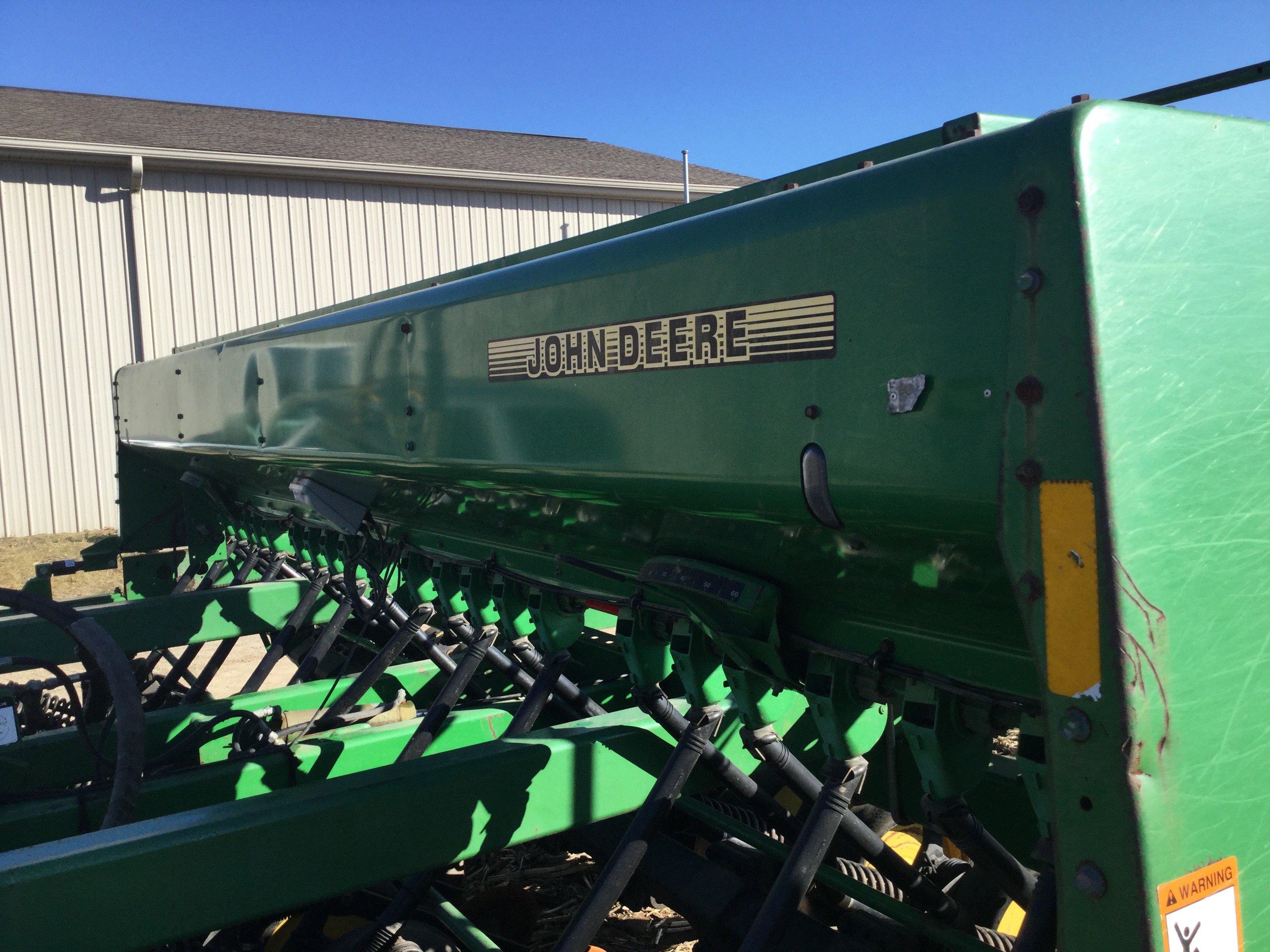 JD 750 no till 15’ grain drill