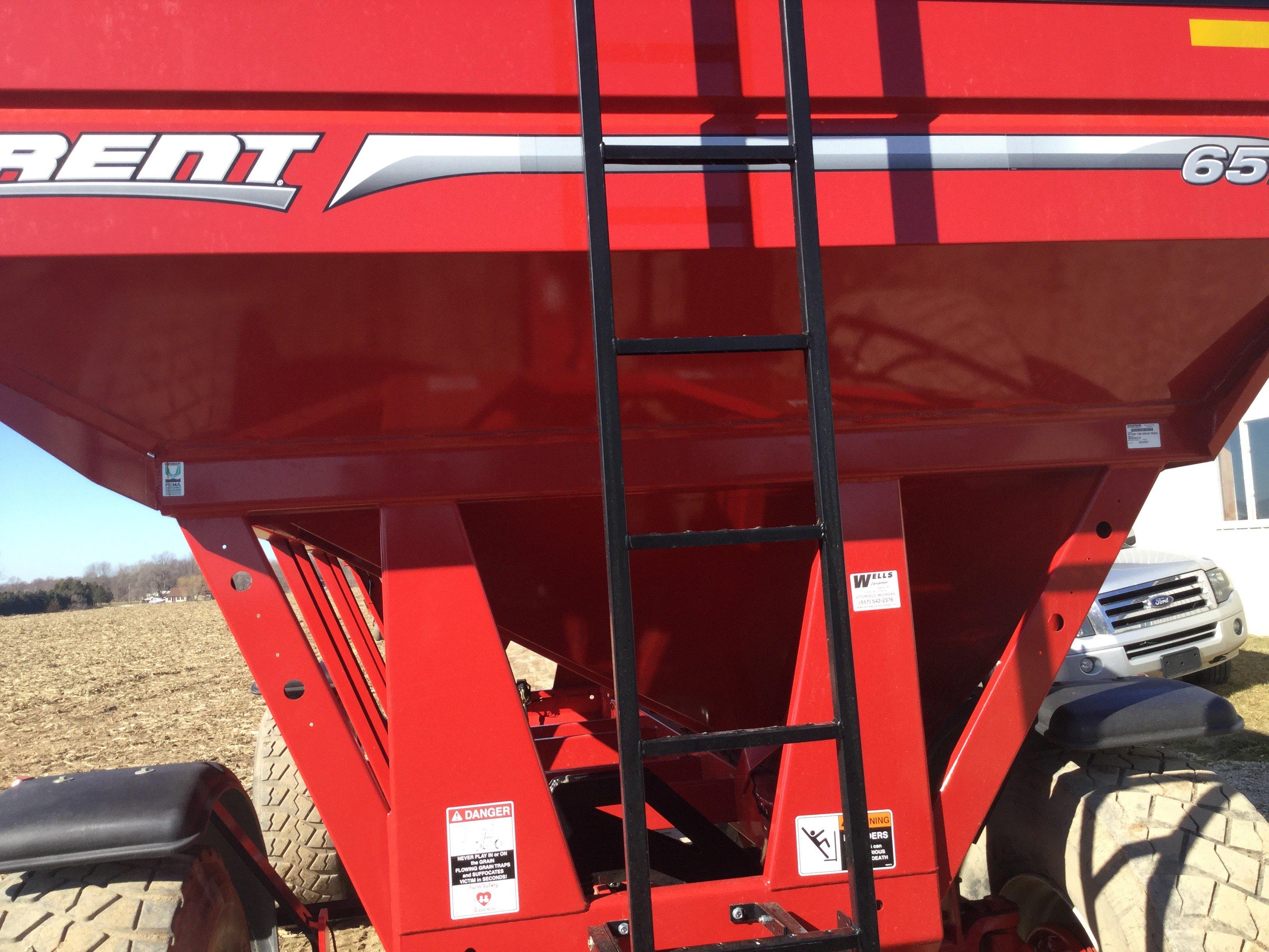 2012 Unverferth/Brent GT-657 650 bu. gravity wagon