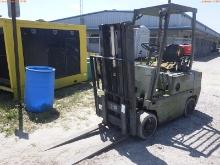 5-01108 (Equip.-Fork lift)  Seller:Private/Dealer CLARK CUSHION TIRE FORK LIFT