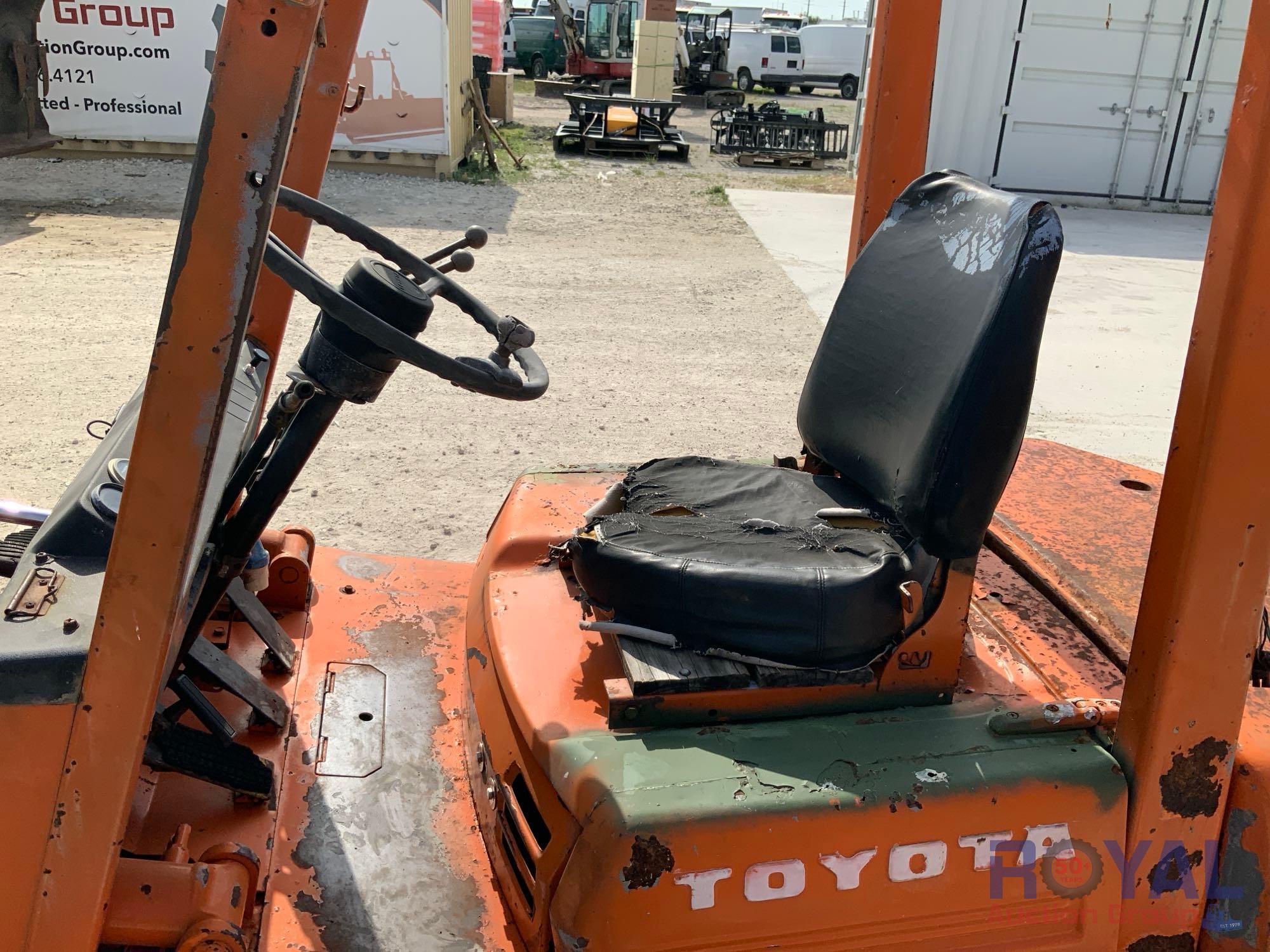 Toyota 3FGL25 5,500LB Pneumatic Forklift