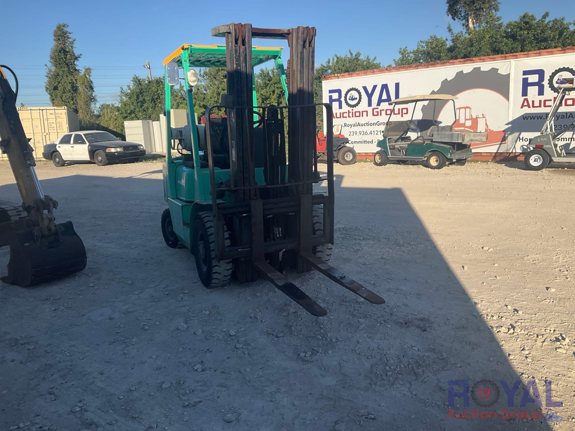 2001 Mitsubishi FG25K 5,000LB Pneumatic Tire Forklift