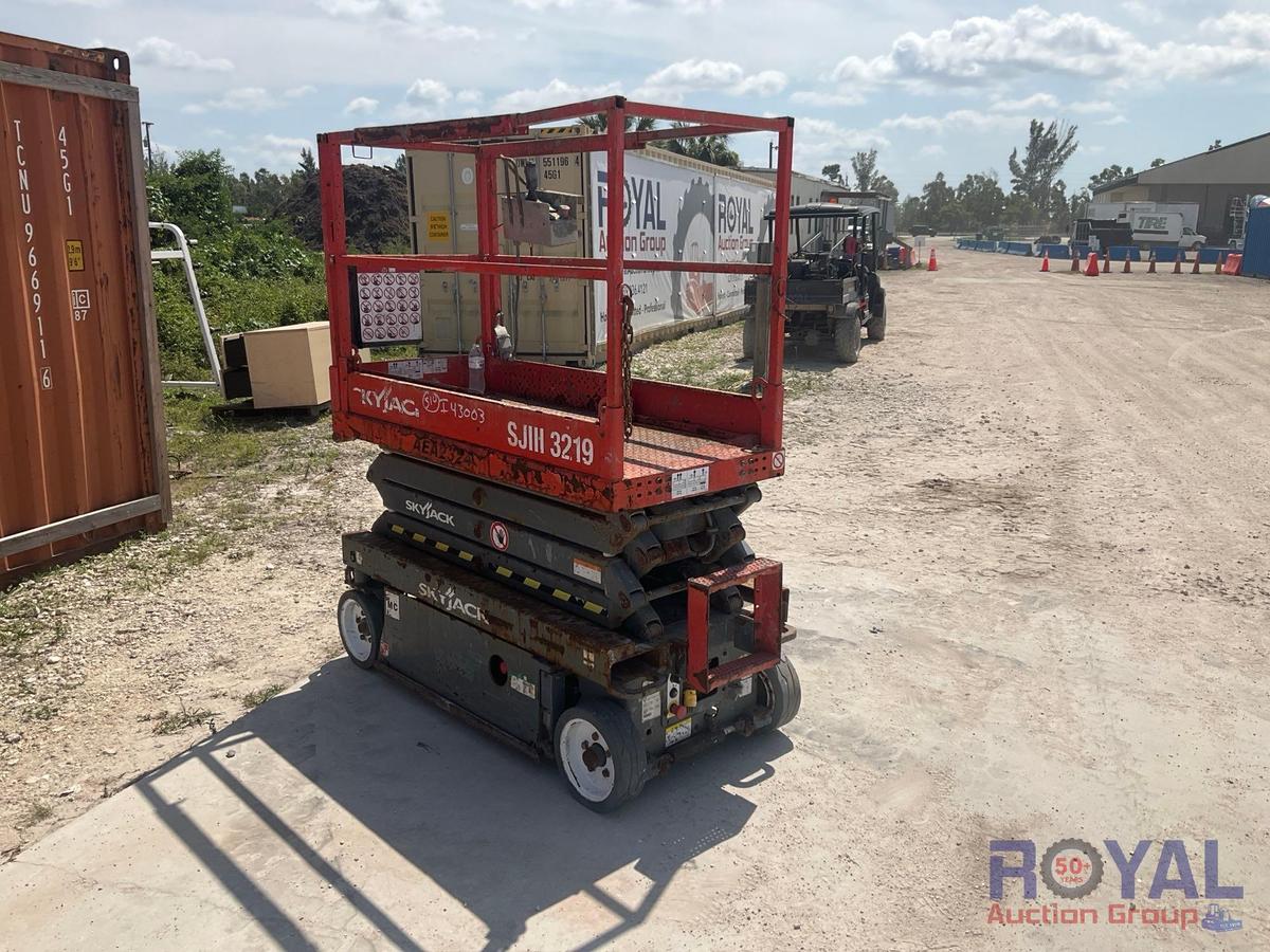 2016 Skyjack SJIII-3219 Scissor Lift