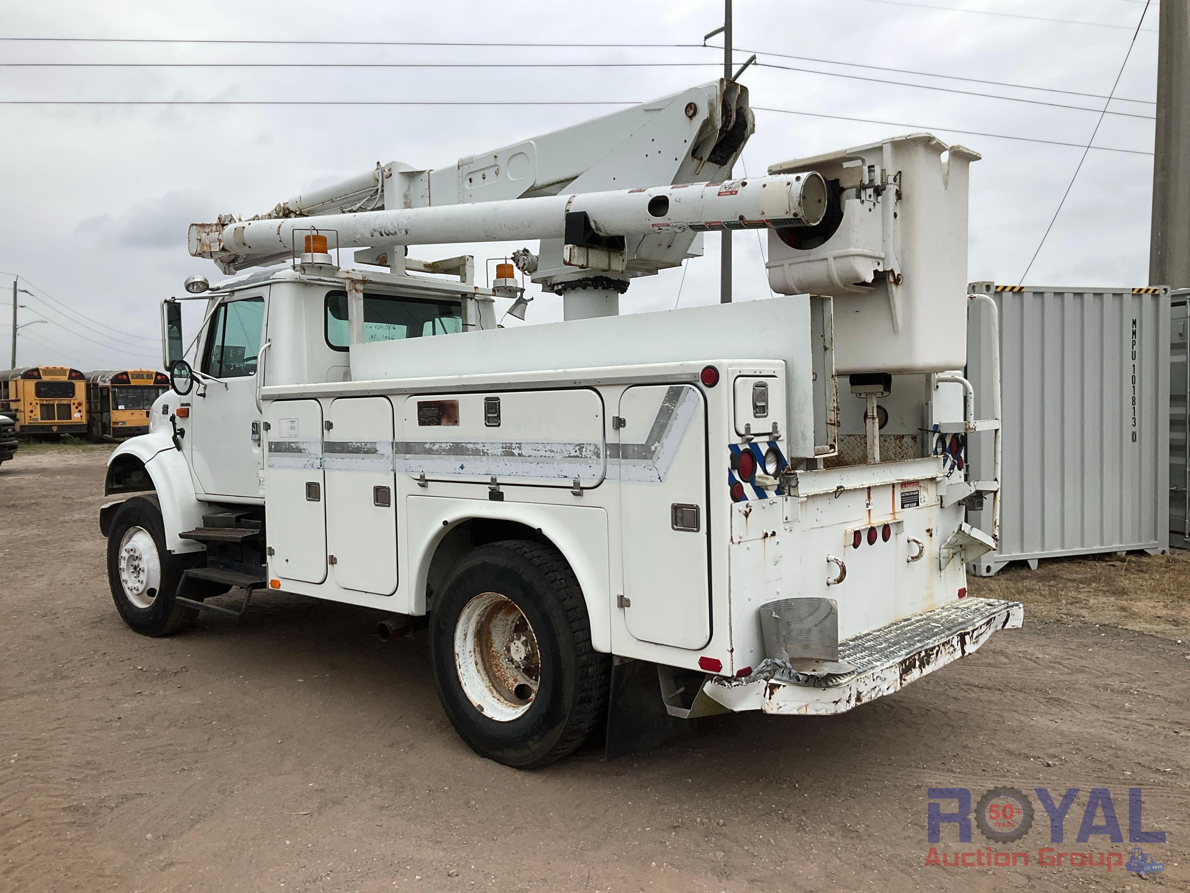 2001 International 4800 Altec L42A Bucket Truck